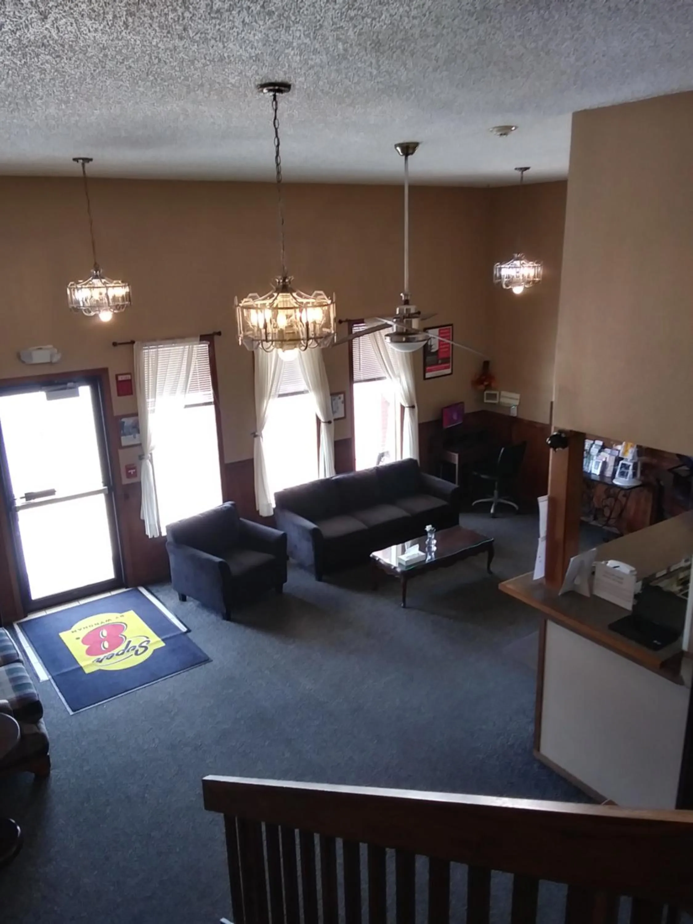 Amerihost Inn & Suites