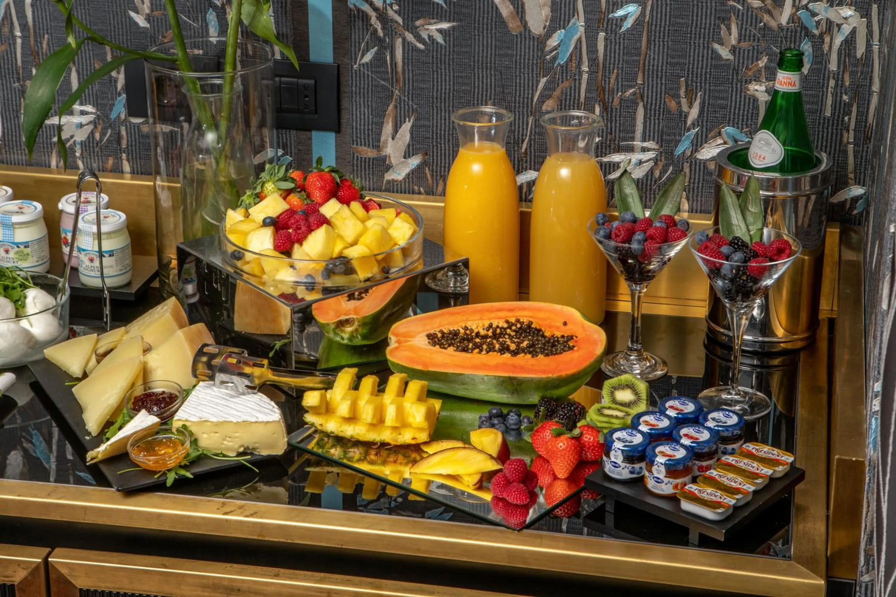 Food in The Inn at the Spanish Steps Luxury Collection - Mario De' Fiori Suite