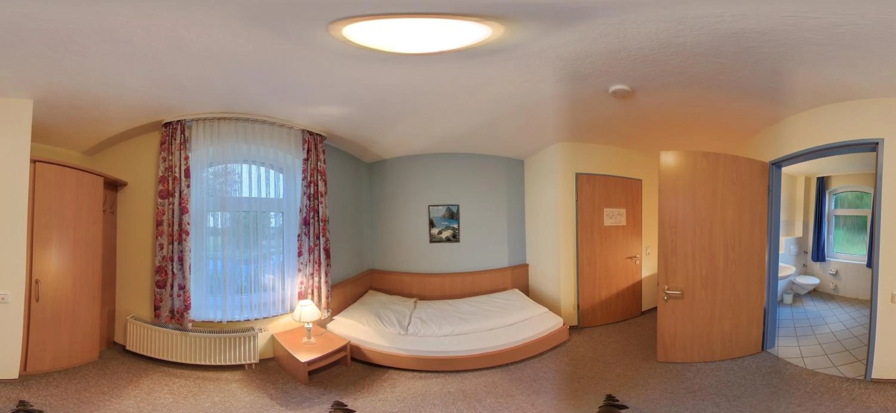 Bedroom in Hotel Restaurant Zum Jägerheim