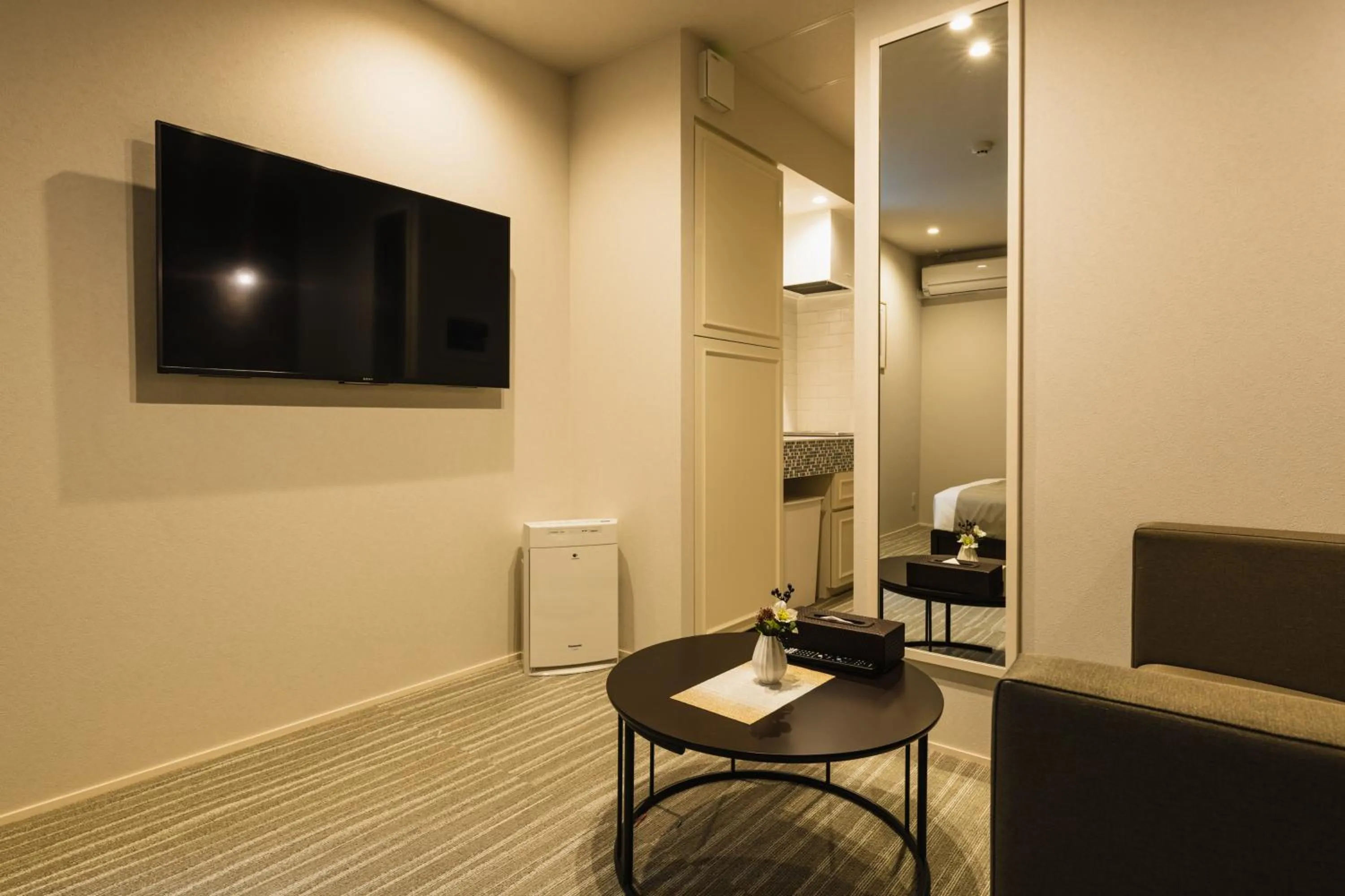 Photo of the whole room in GRAND BASE Yakuin Odori