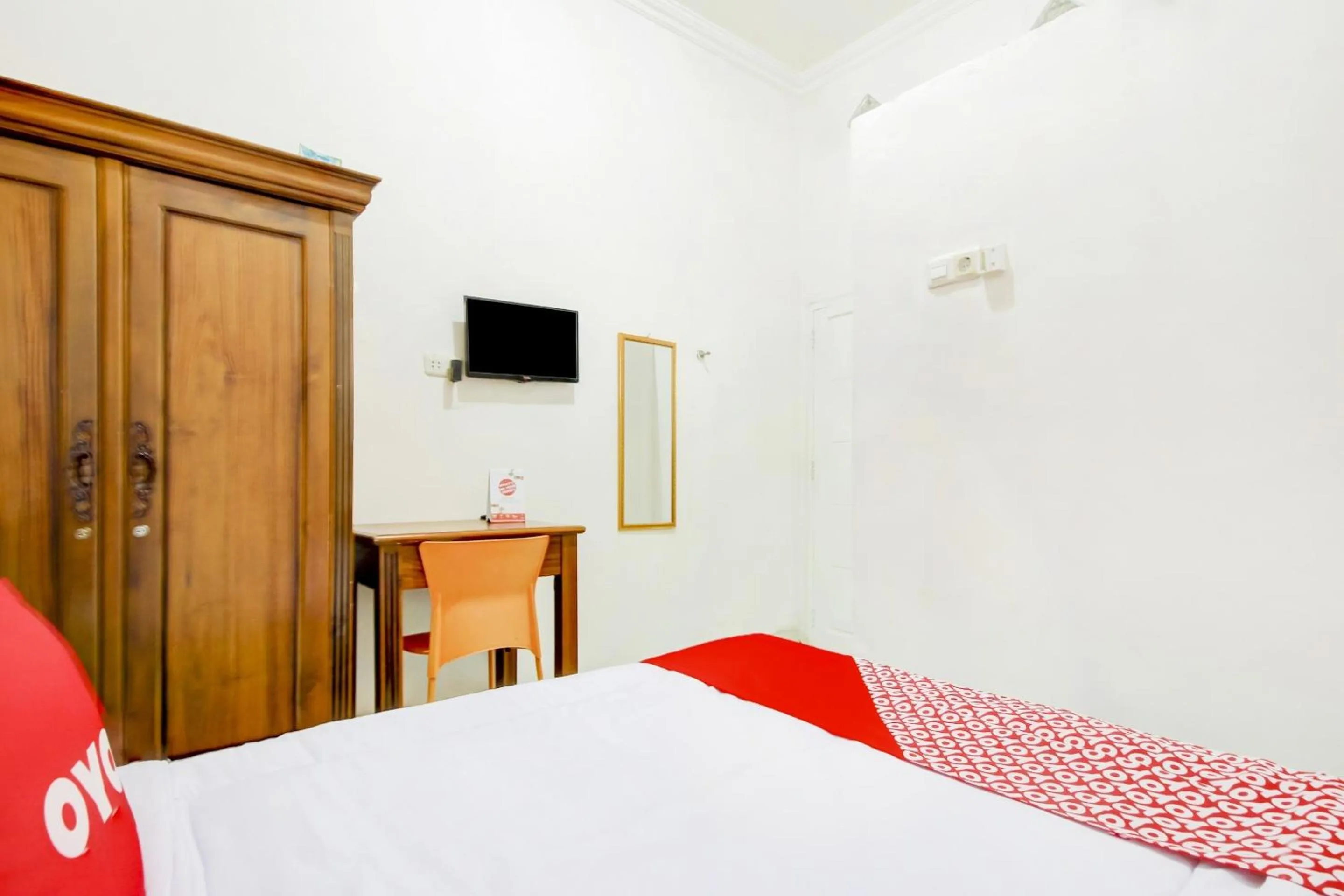Bedroom, Bed in OYO Life 3606 Kost Kartini Syariah