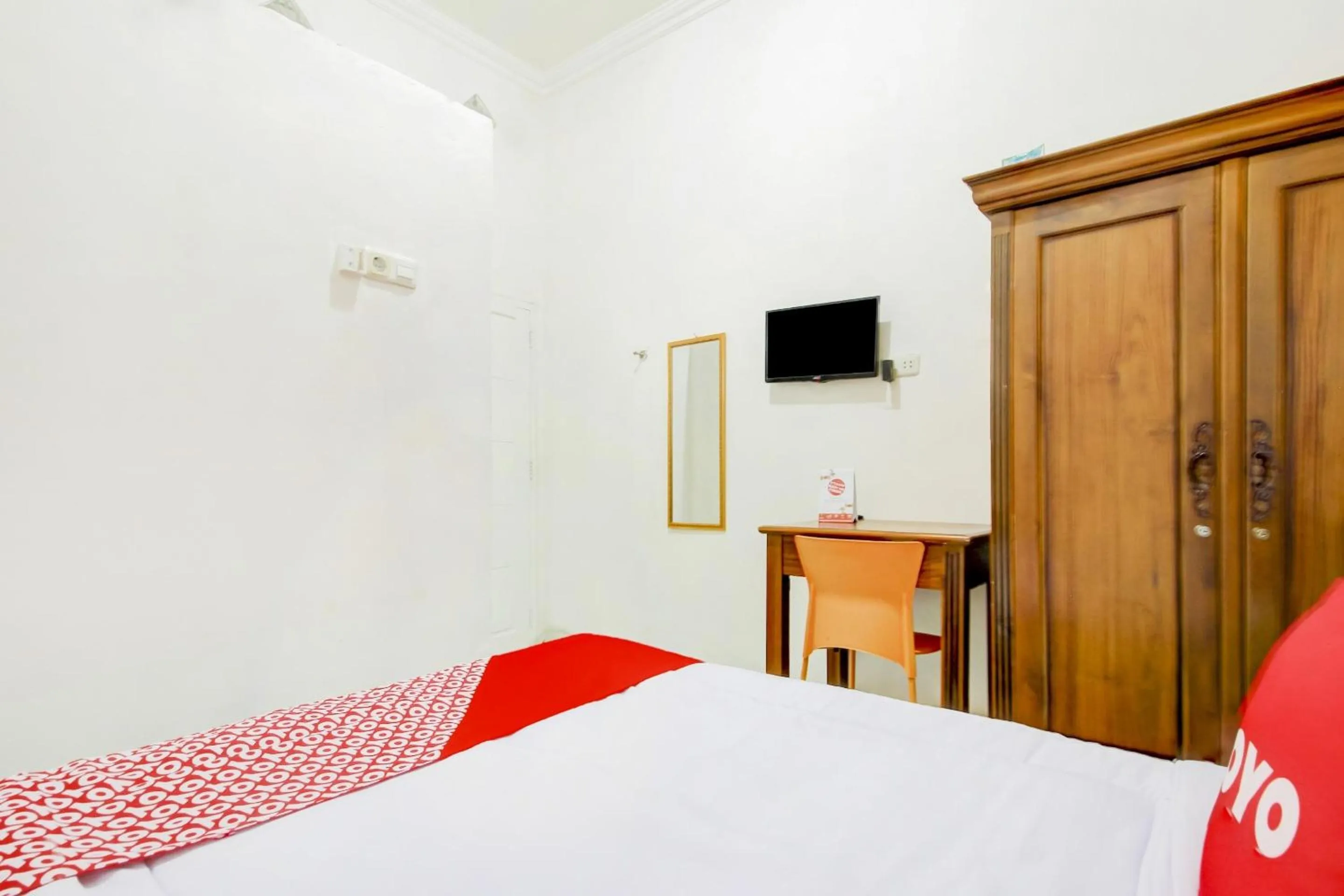 Bedroom, Bed in OYO Life 3606 Kost Kartini Syariah