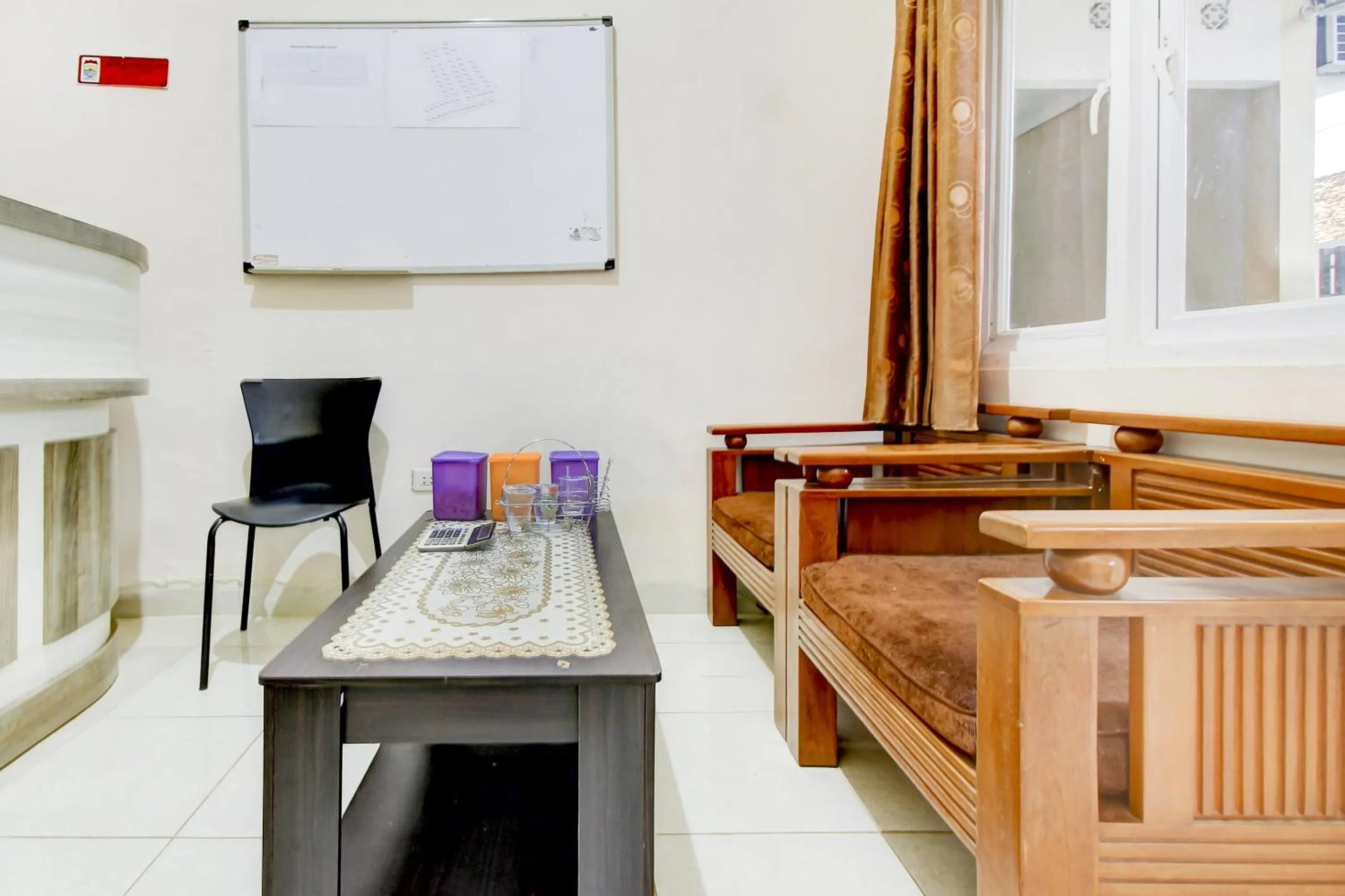 Lobby or reception in OYO Life 3606 Kost Kartini Syariah