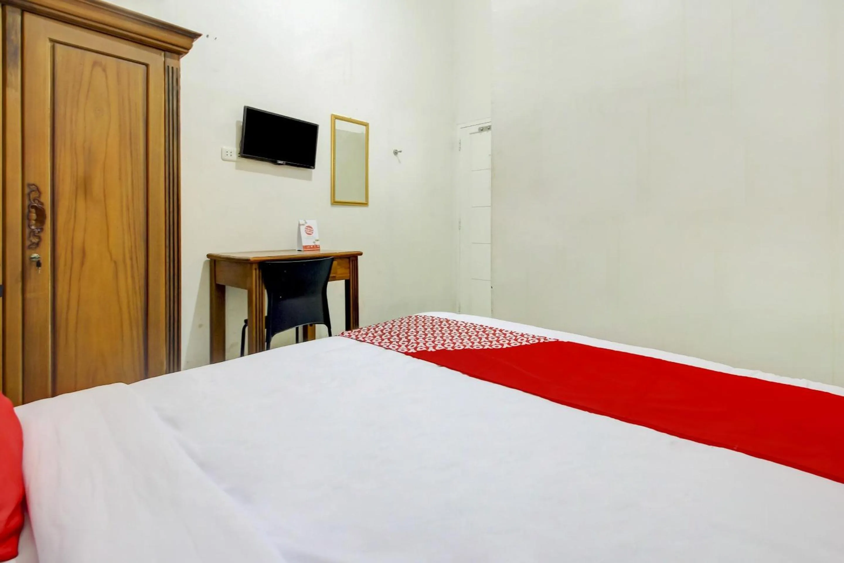 Bedroom, Bed in OYO Life 3606 Kost Kartini Syariah