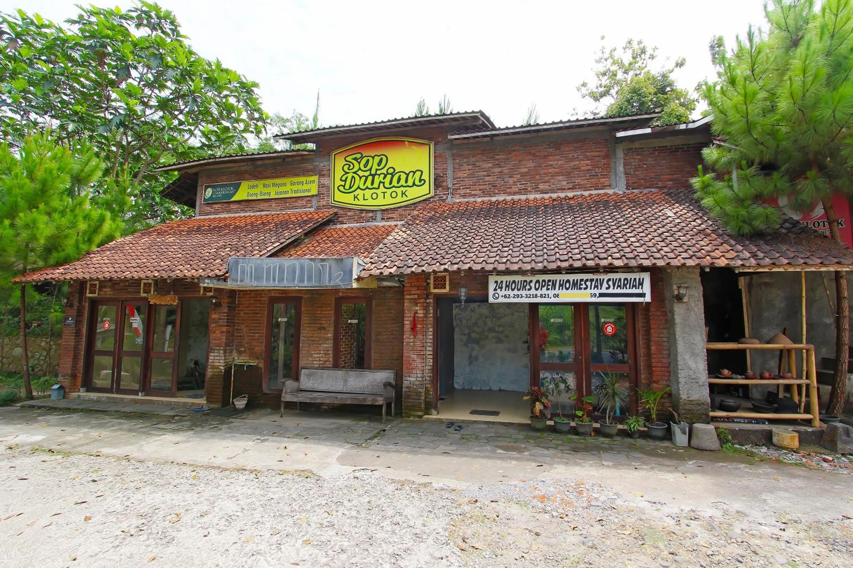 Facade/entrance in Hotel O Kopi Klotok Homestay Syariah