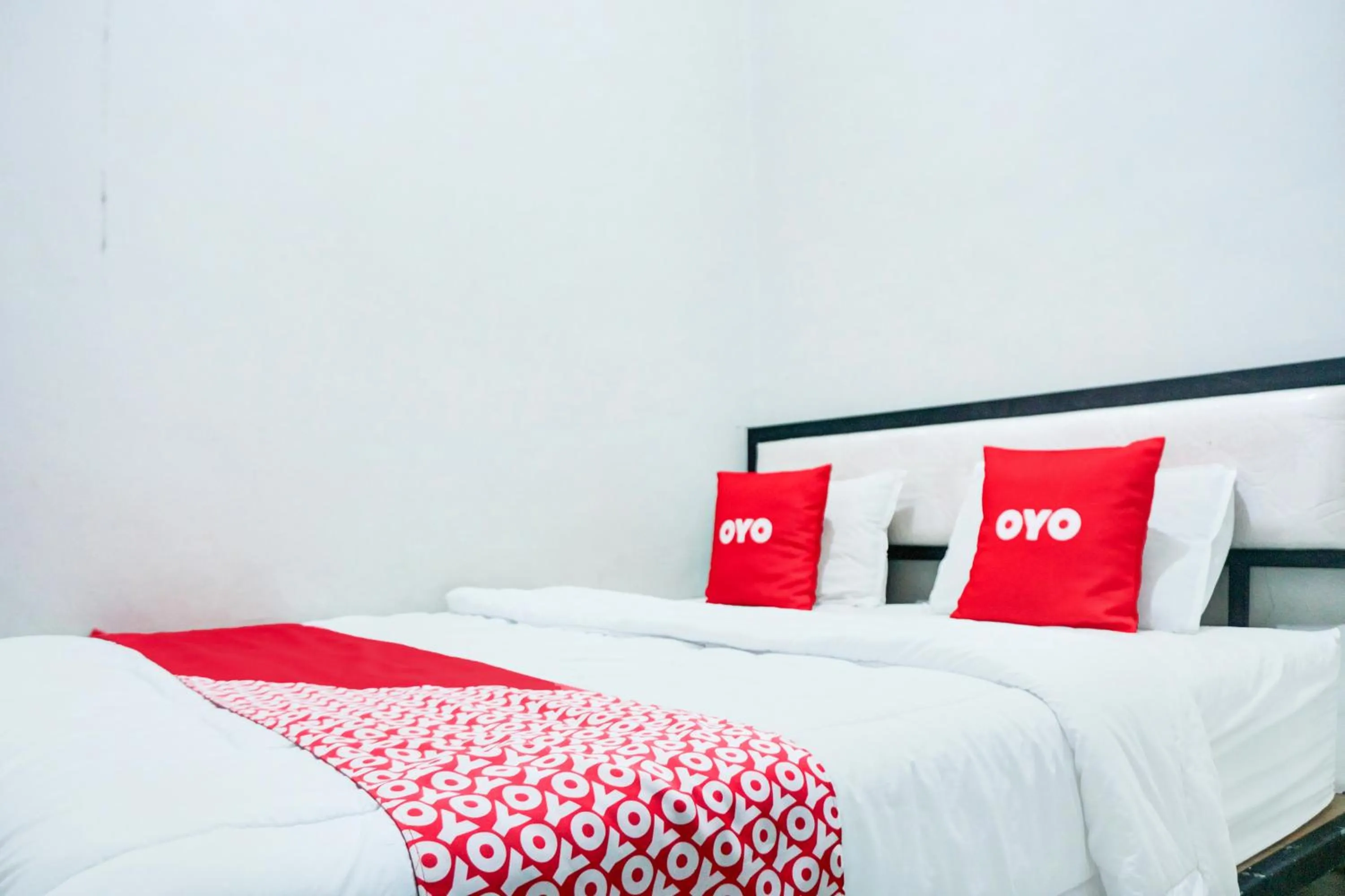 Deluxe Double Room in OYO 3439 Wisma Tri Handayani Syariah