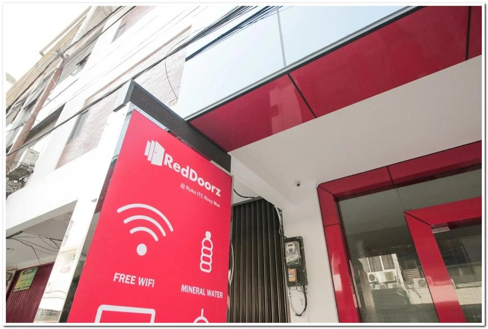 RedDoorz @ Ruko ITC Roxy Mas