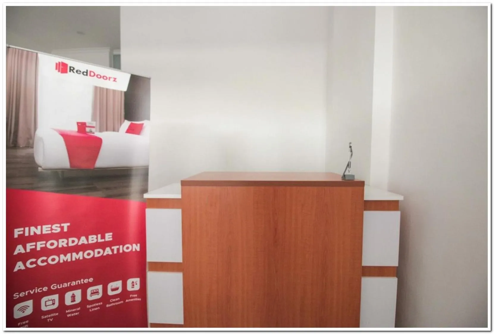 RedDoorz @ Ruko ITC Roxy Mas