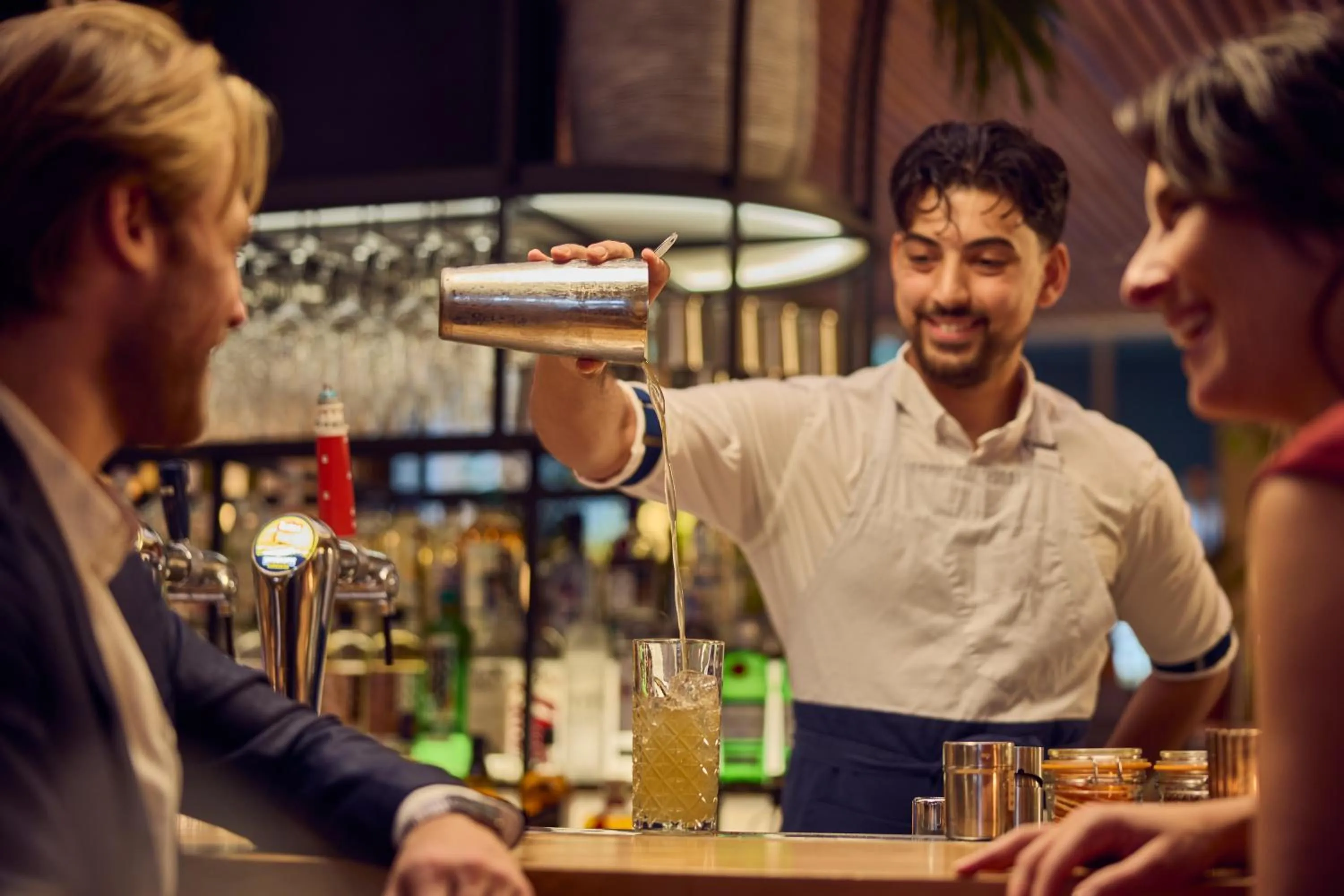 Restaurant/places to eat in The Market Hotel