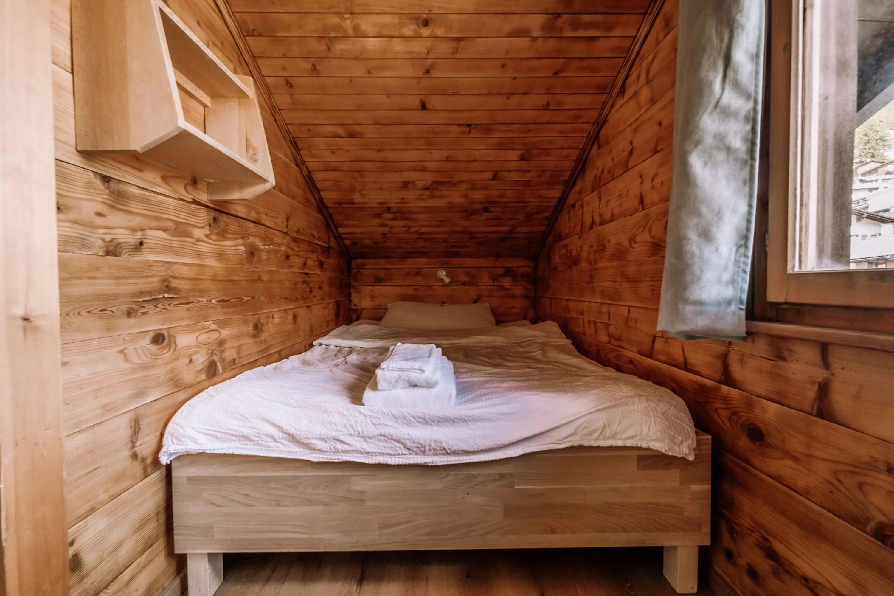 Bed in Hotel Les Amis