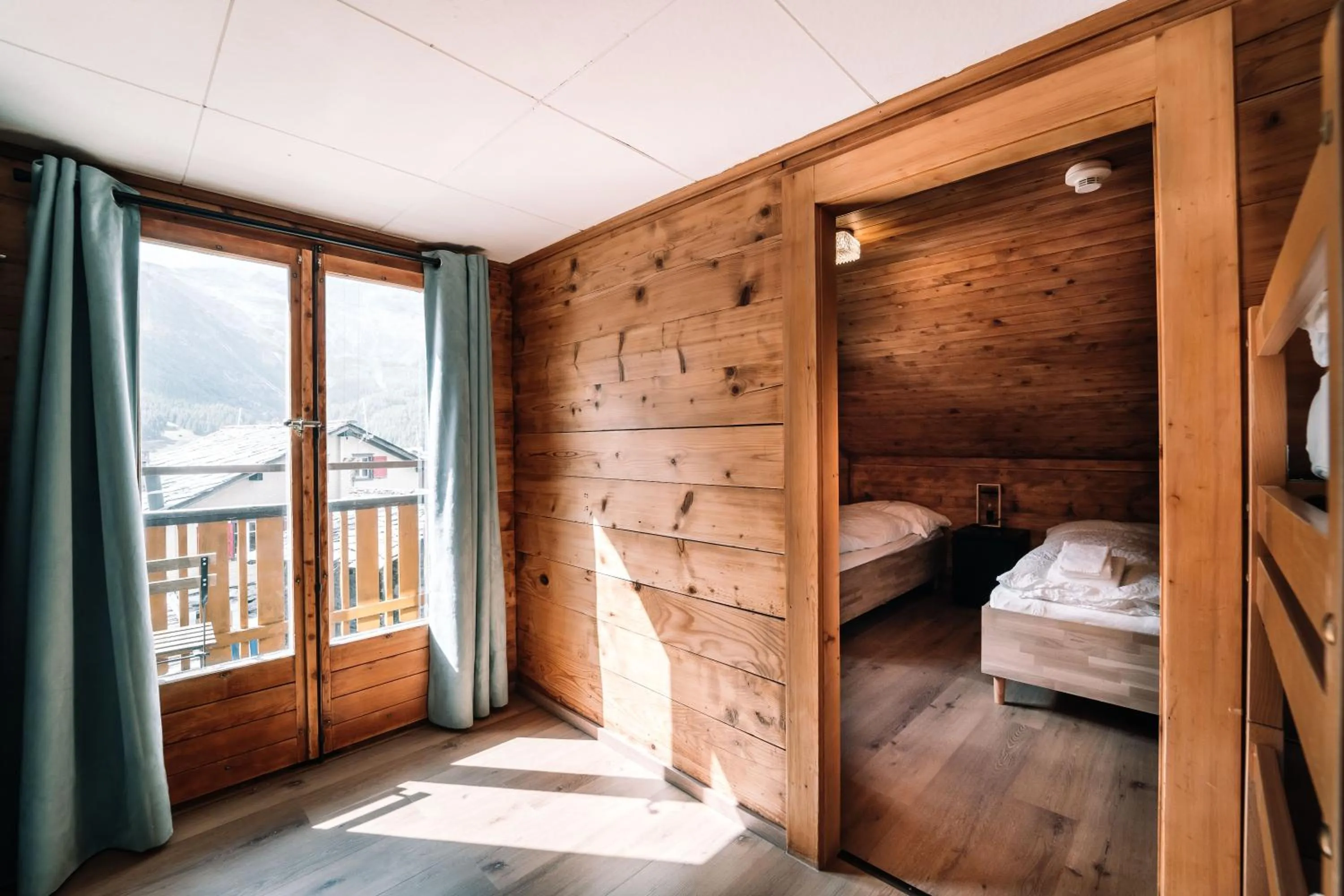 Bed in Hotel Les Amis