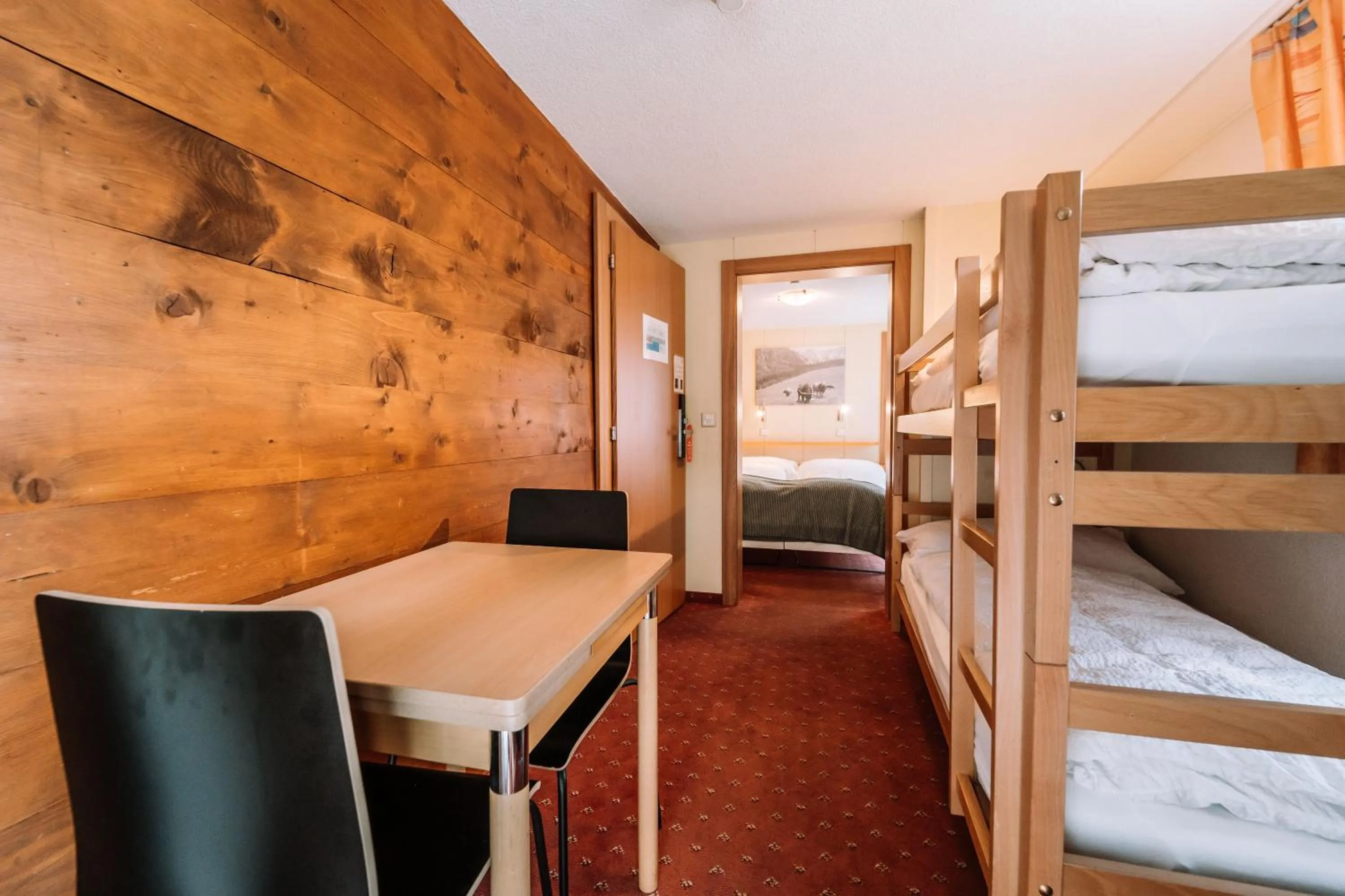 bunk bed, Bed in Hotel Les Amis