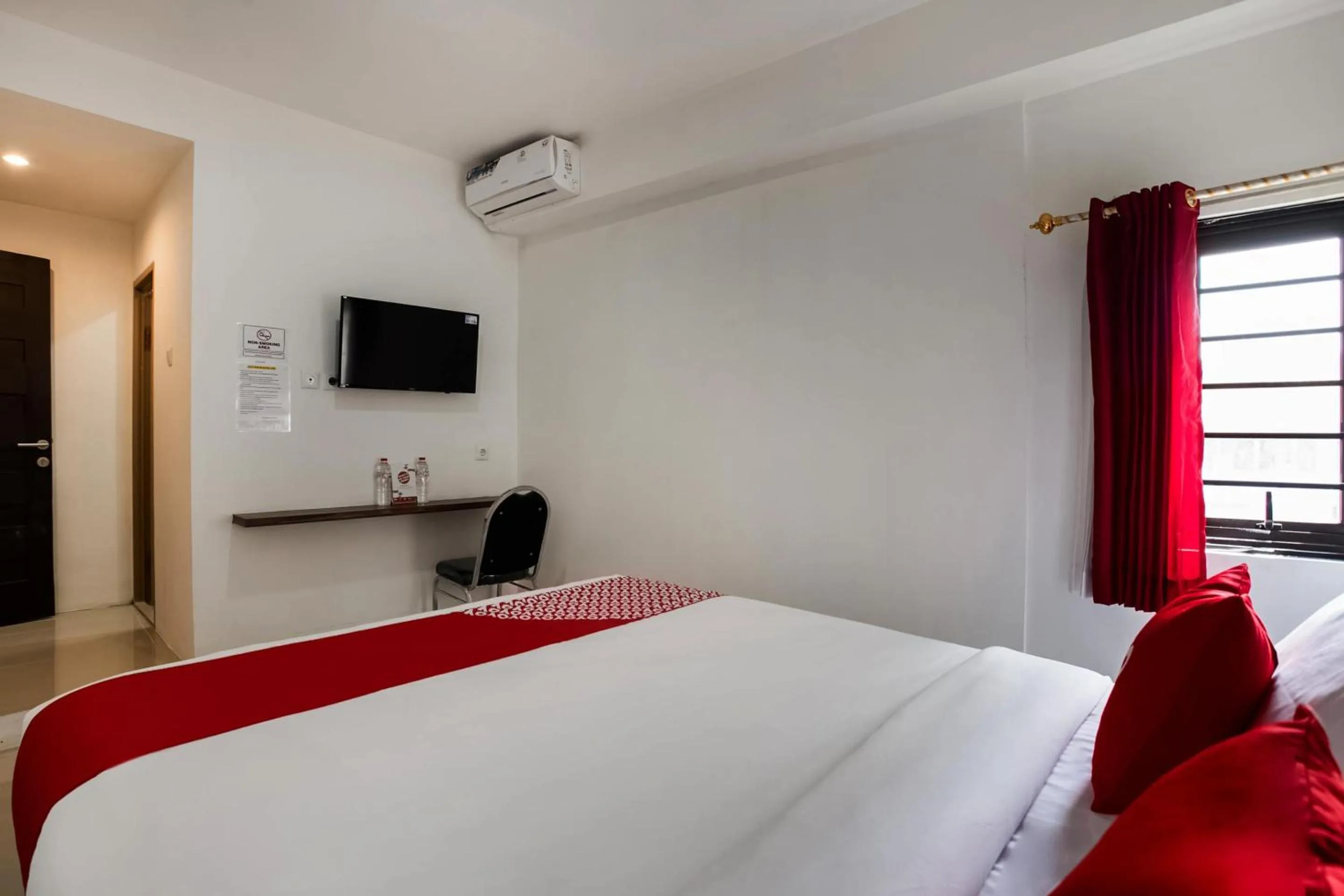 Bedroom, Bed in Capital O 3463 Cimahi Guest House