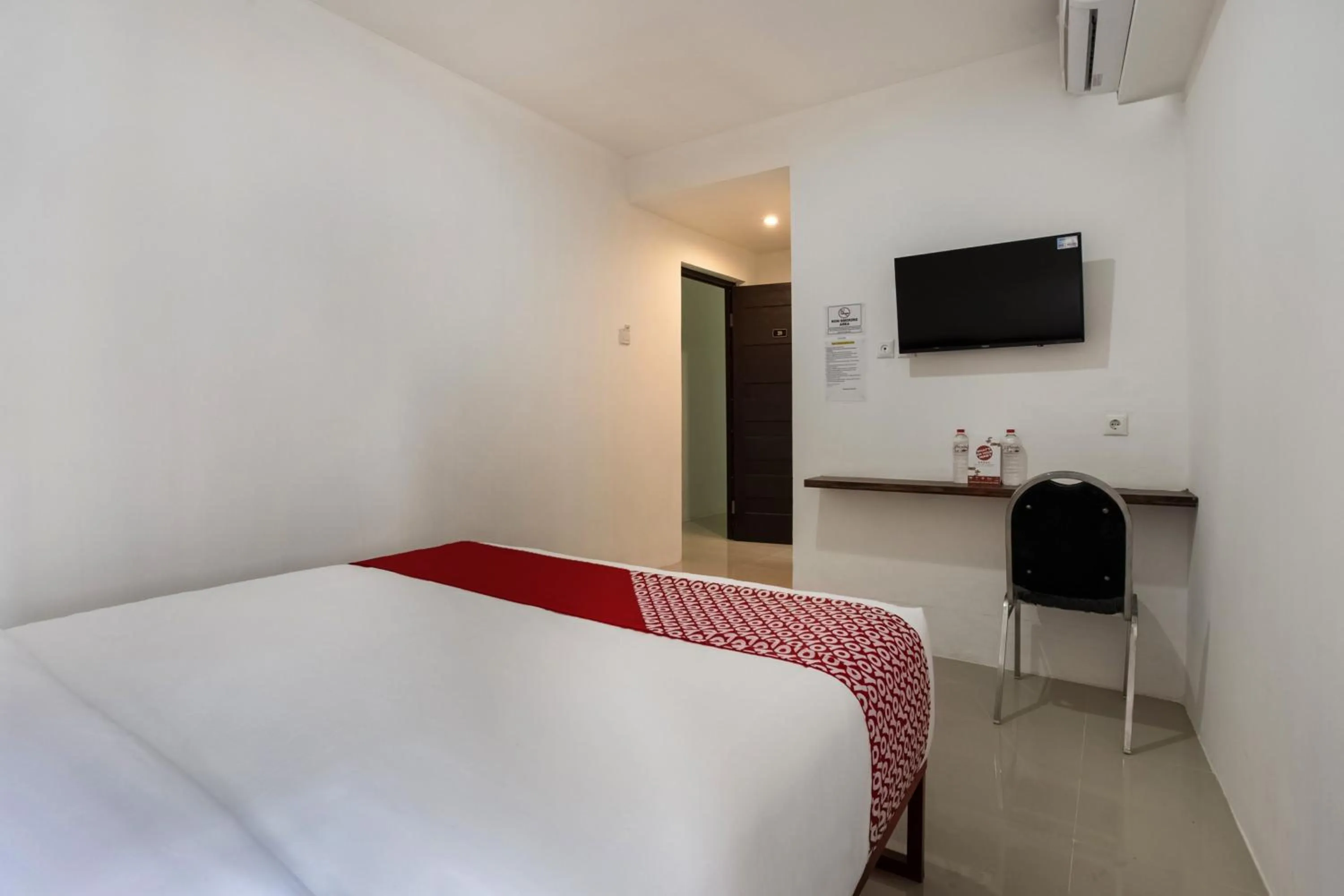 Bedroom, Bed in Capital O 3463 Cimahi Guest House