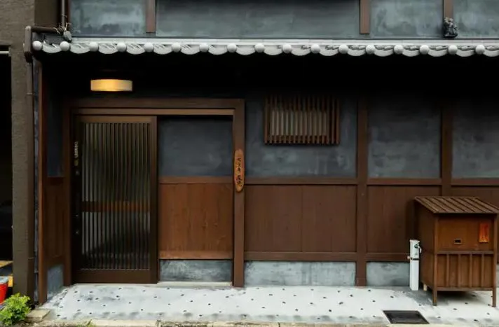 Property building in Tsumugi Shichijo-Kagiyacho