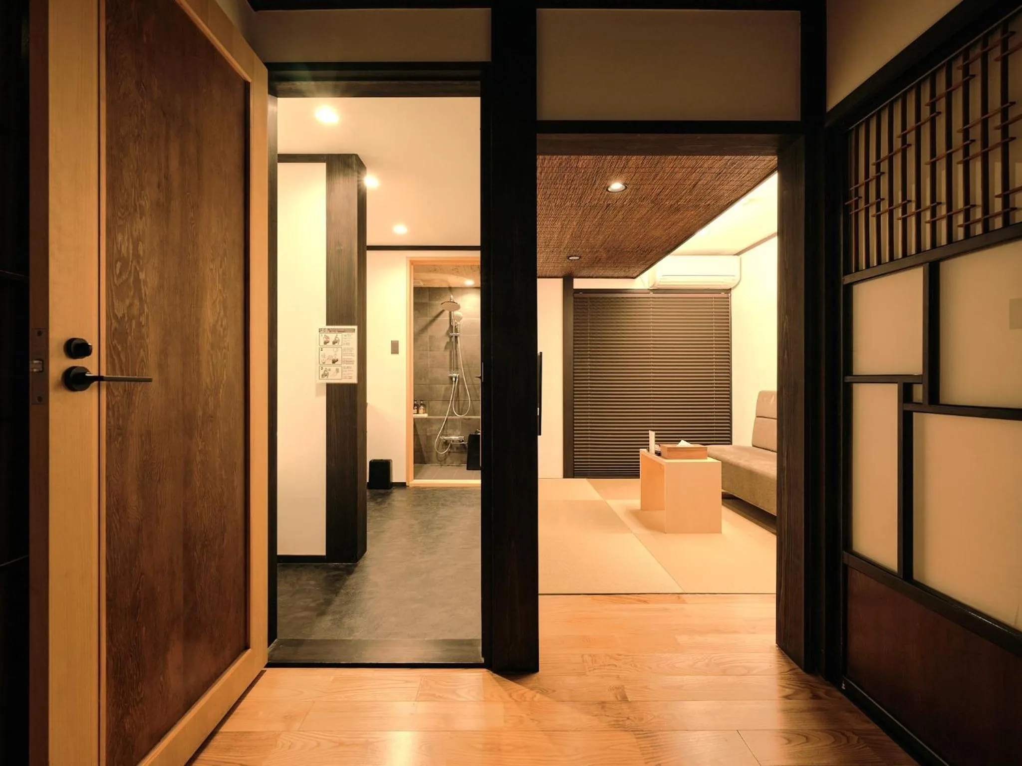 Shower in Tsumugi Shichijo-Kagiyacho