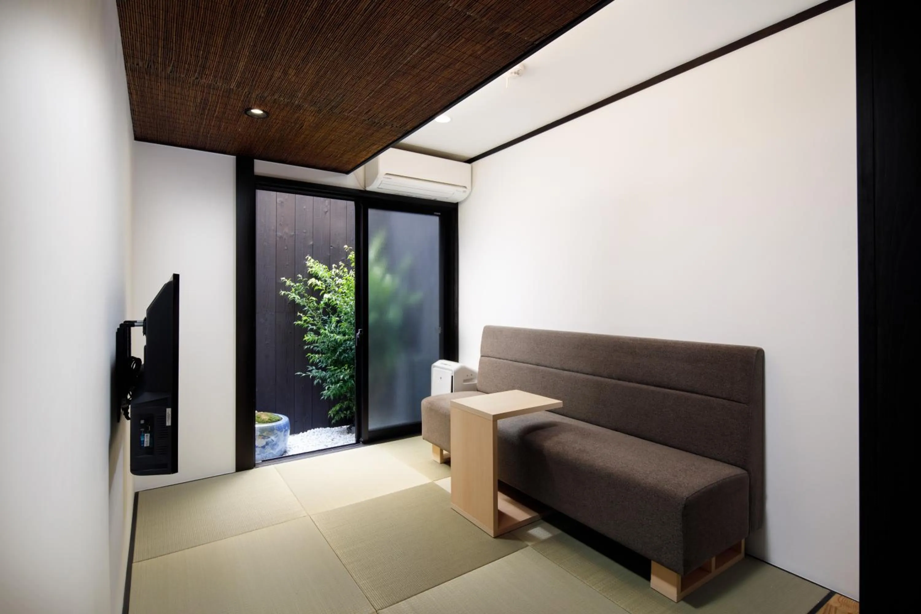 Photo of the whole room in Tsumugi Shichijo-Kagiyacho