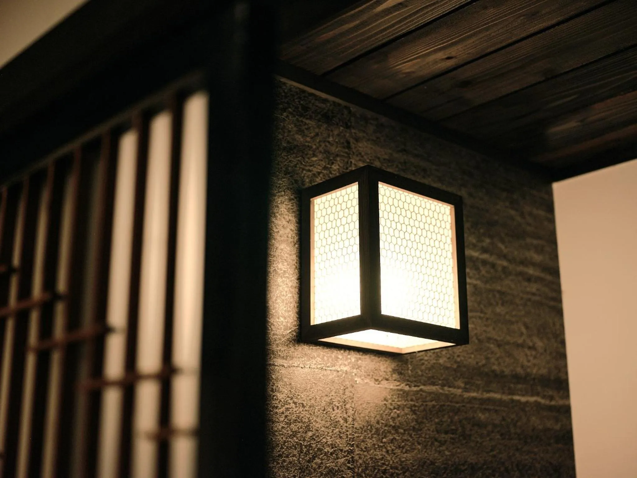 Decorative detail in Tsumugi Shichijo-Kagiyacho