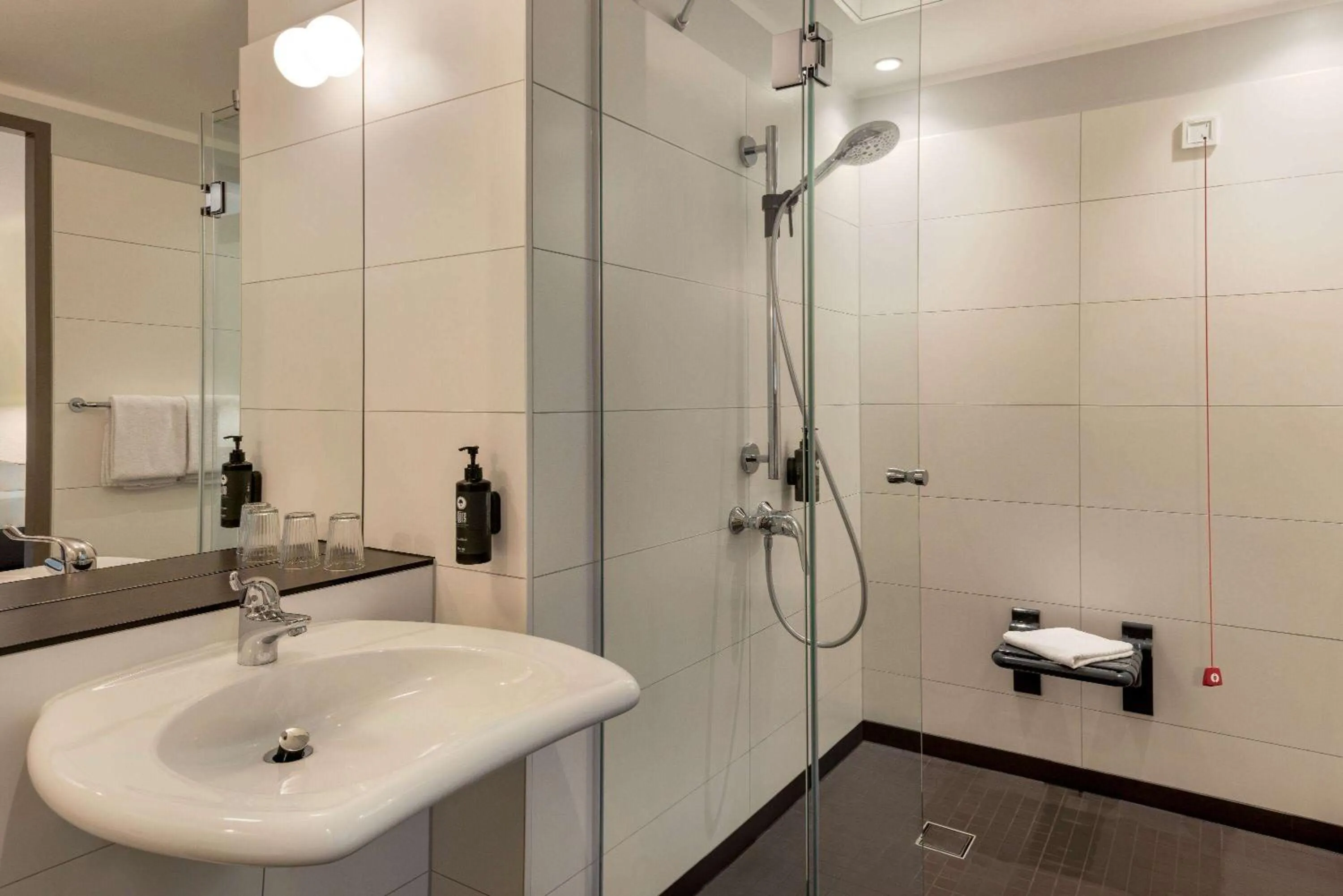 Shower in Vienna House Easy by Wyndham Leipzig