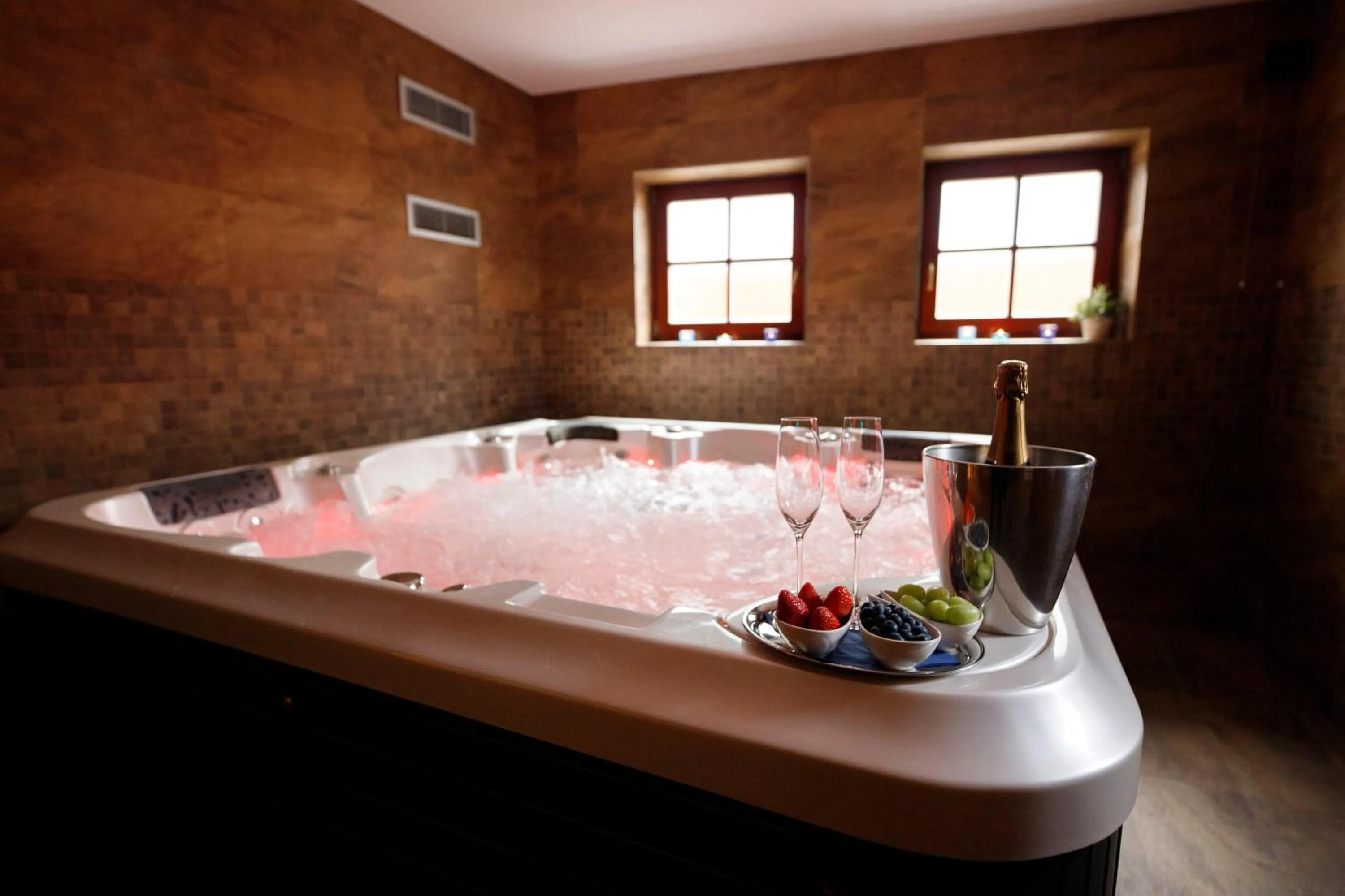 Hot Tub in Hotel Modrásek