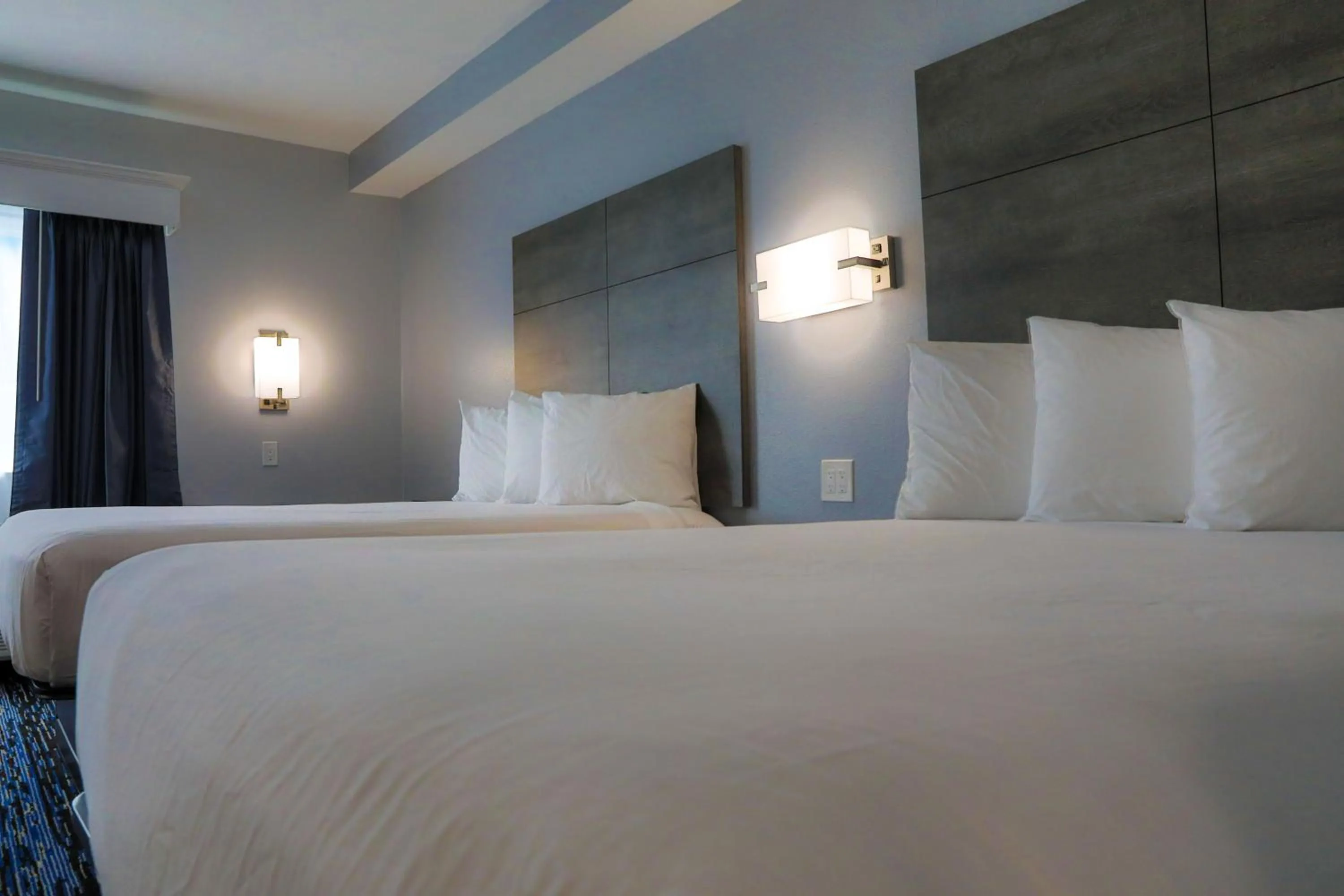 Bed in Home Inn and Suites Olive Branch