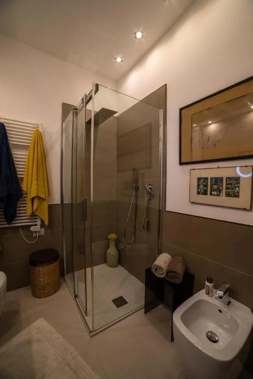 Shower in Casa Aricò & Shatulle Suites
