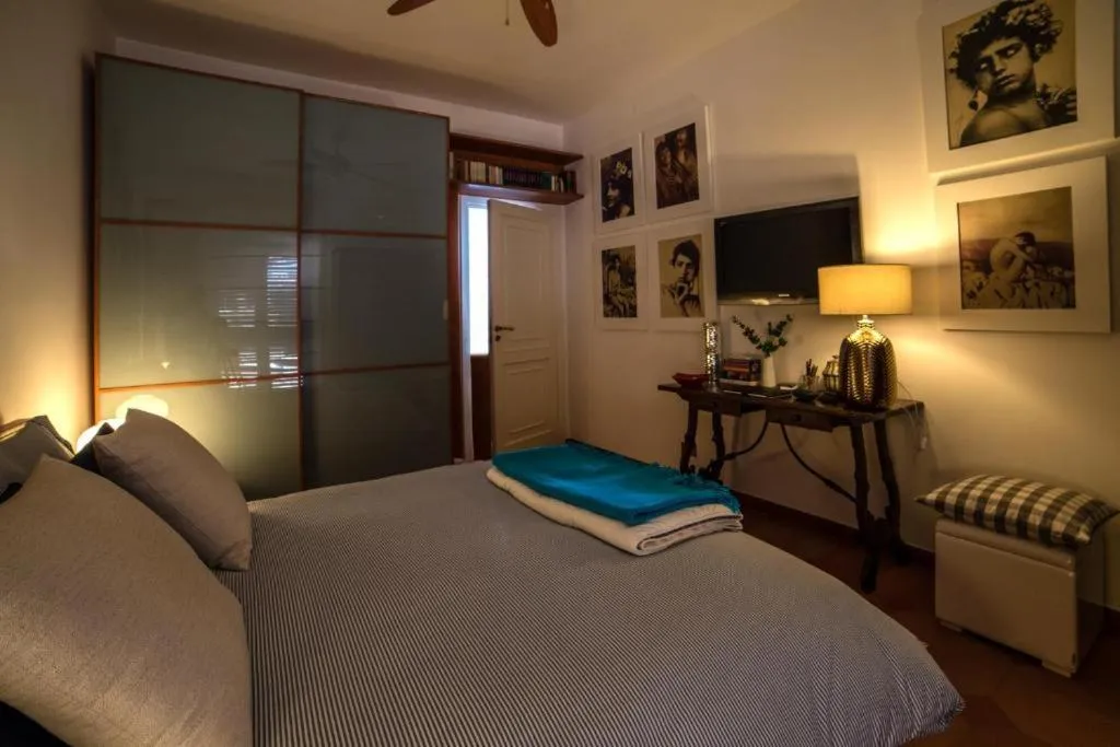 Photo of the whole room, Bed in Casa Aricò & Shatulle Suites