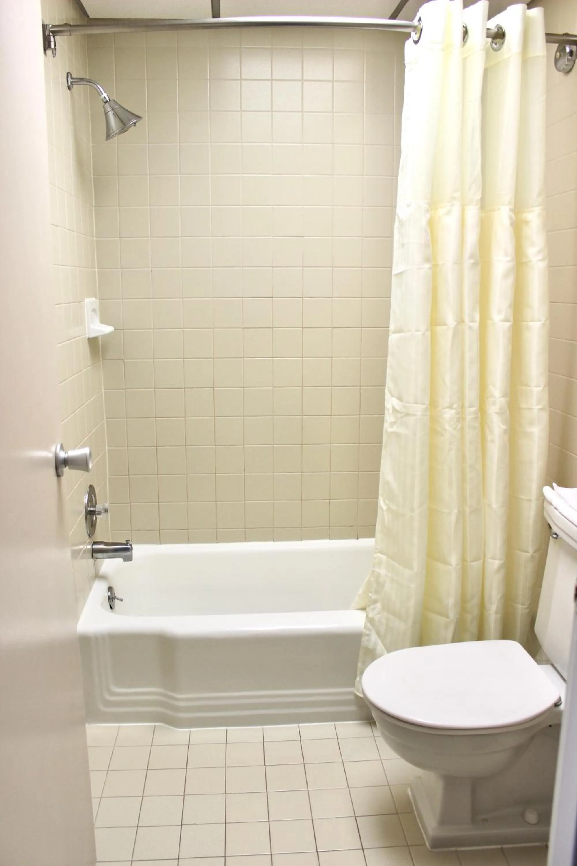 Bathroom in Impala Island Inn