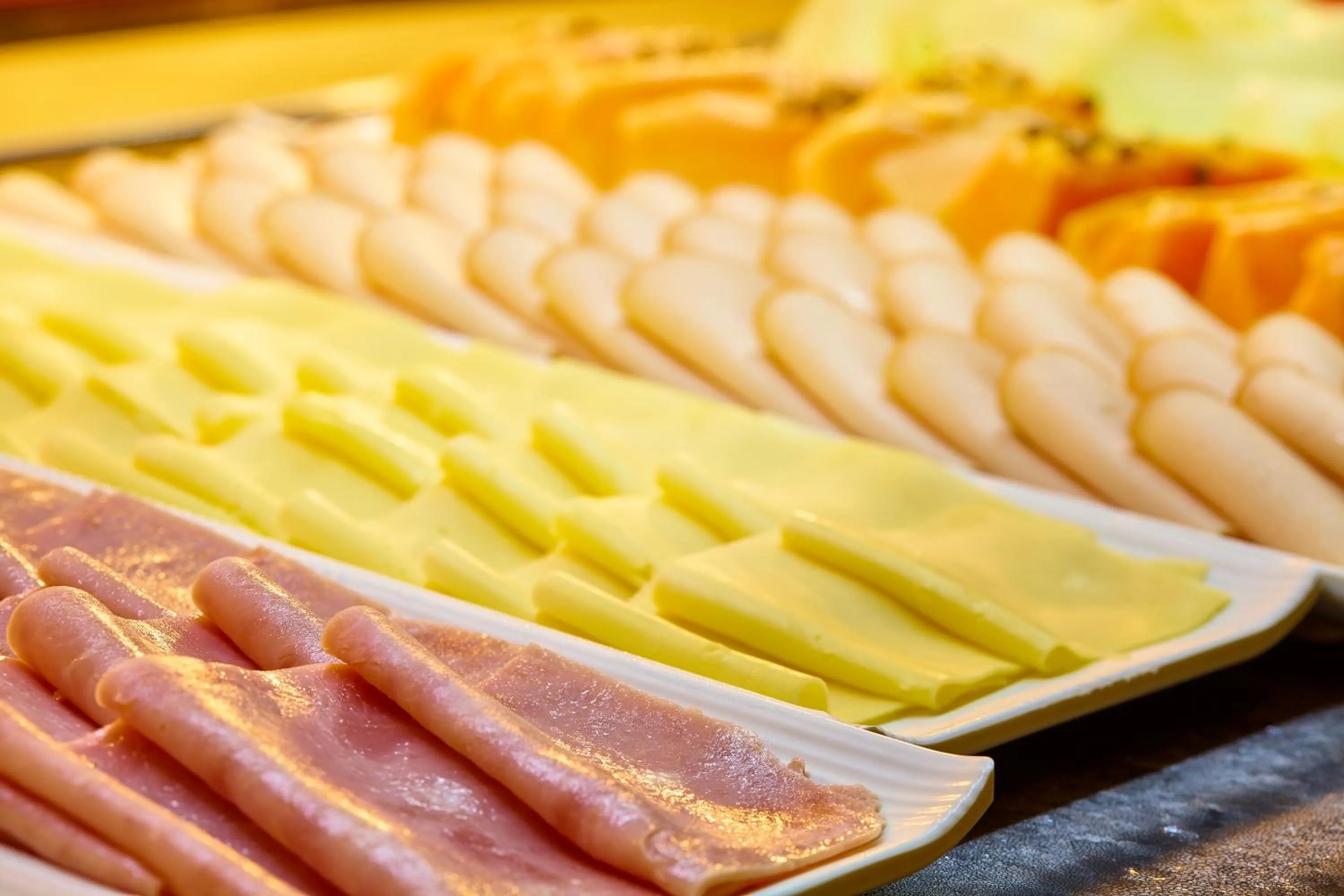 Restaurant/places to eat in Lefel Hotel