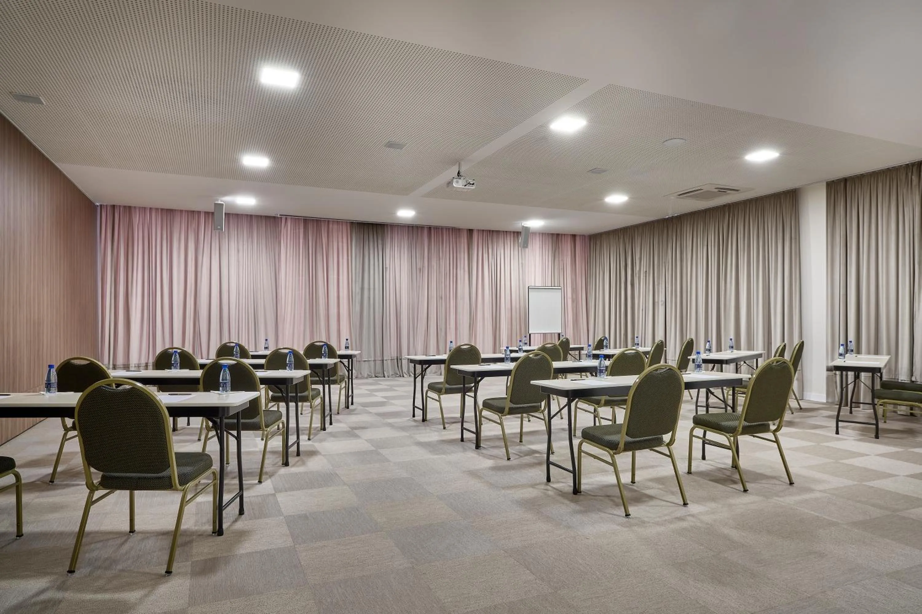 Banquet/Function facilities in Lefel Hotel