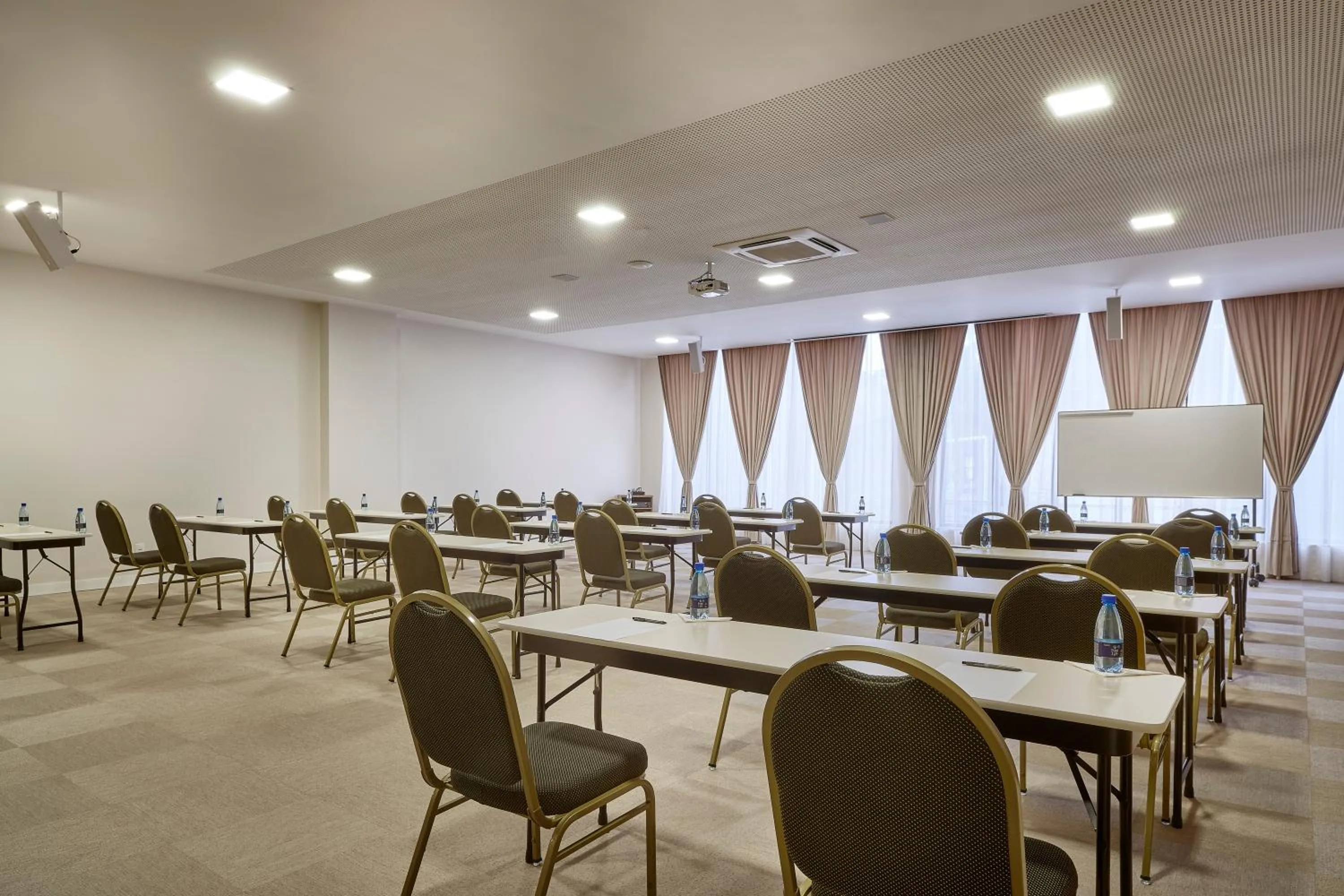 Banquet/Function facilities in Lefel Hotel