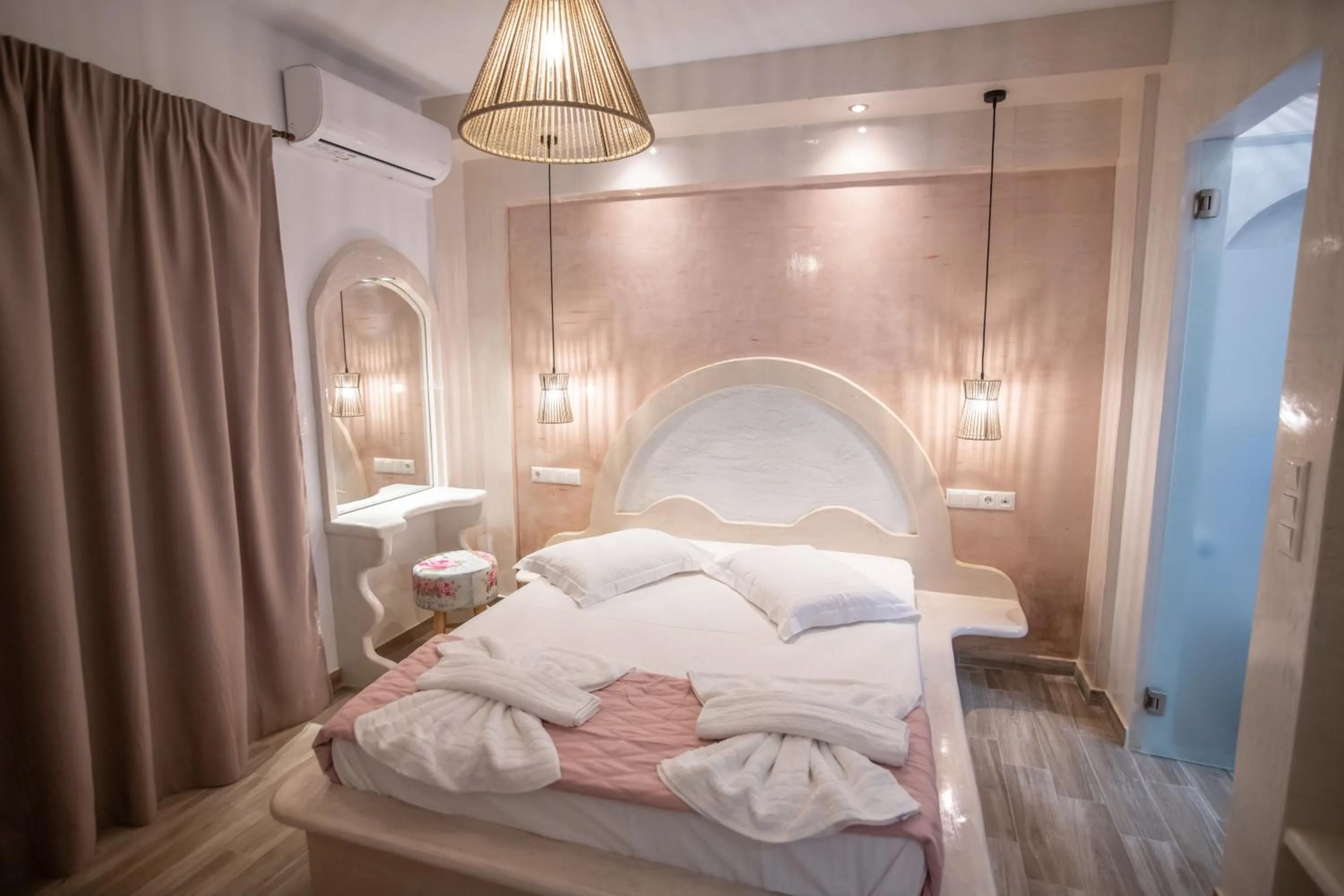 Bed in Alta Vista Naxos