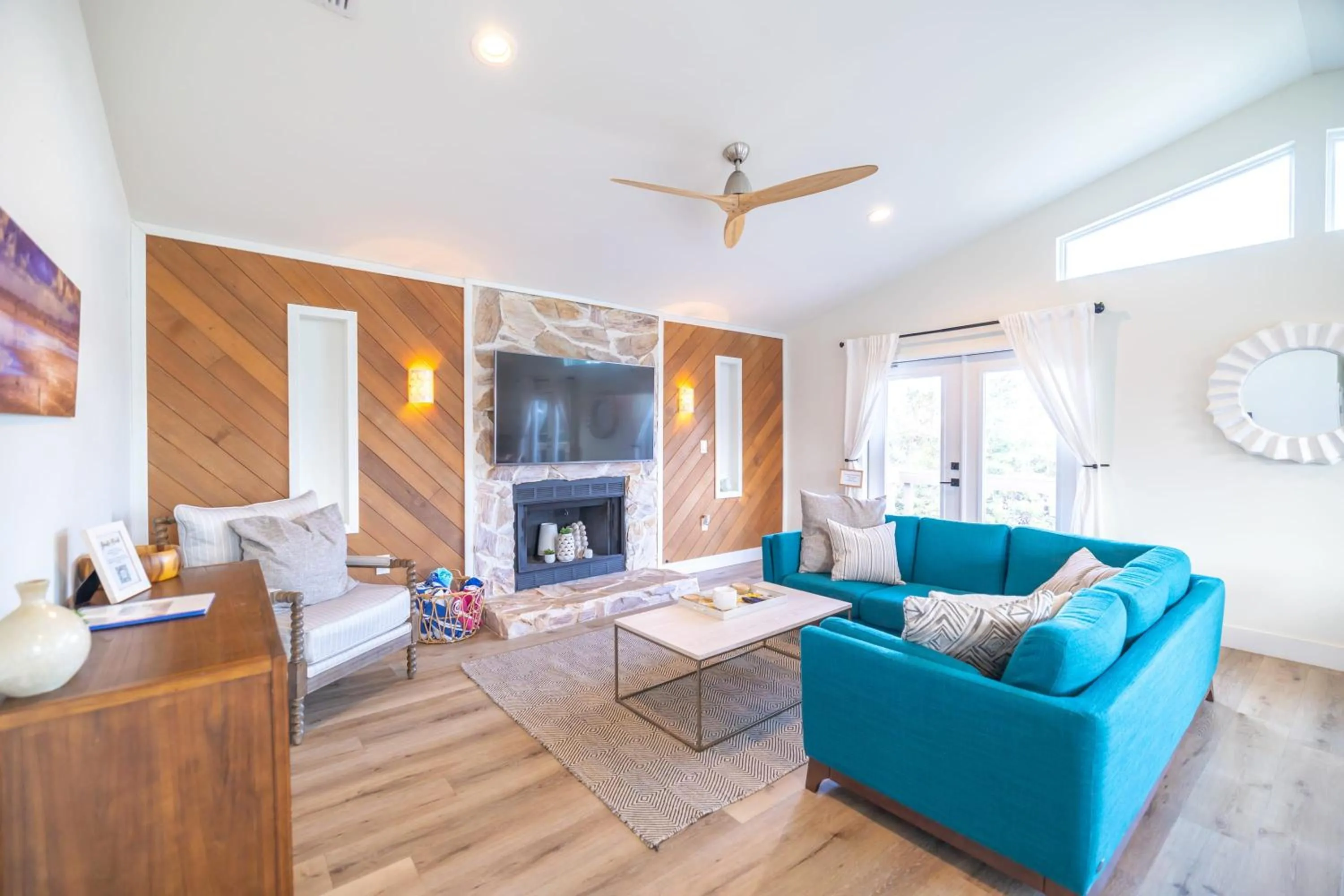 Bright New Beach House with In- Law Suite -- 2 blocks to beach!