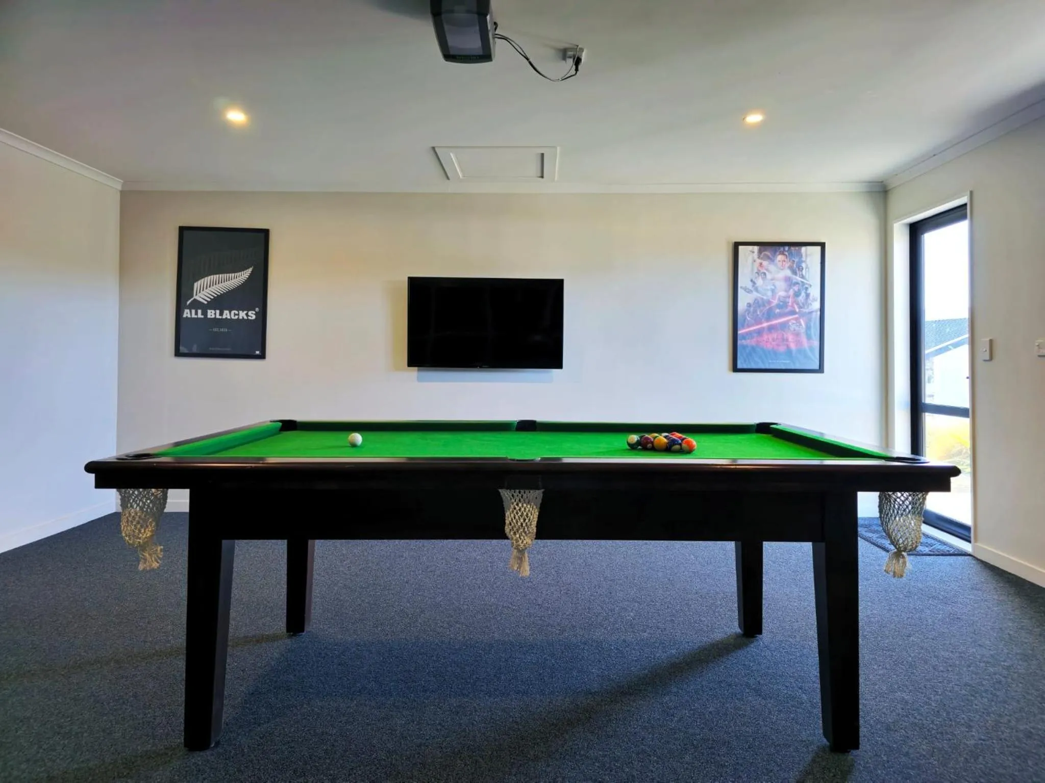 Entertainment in Snow Pine Apartment