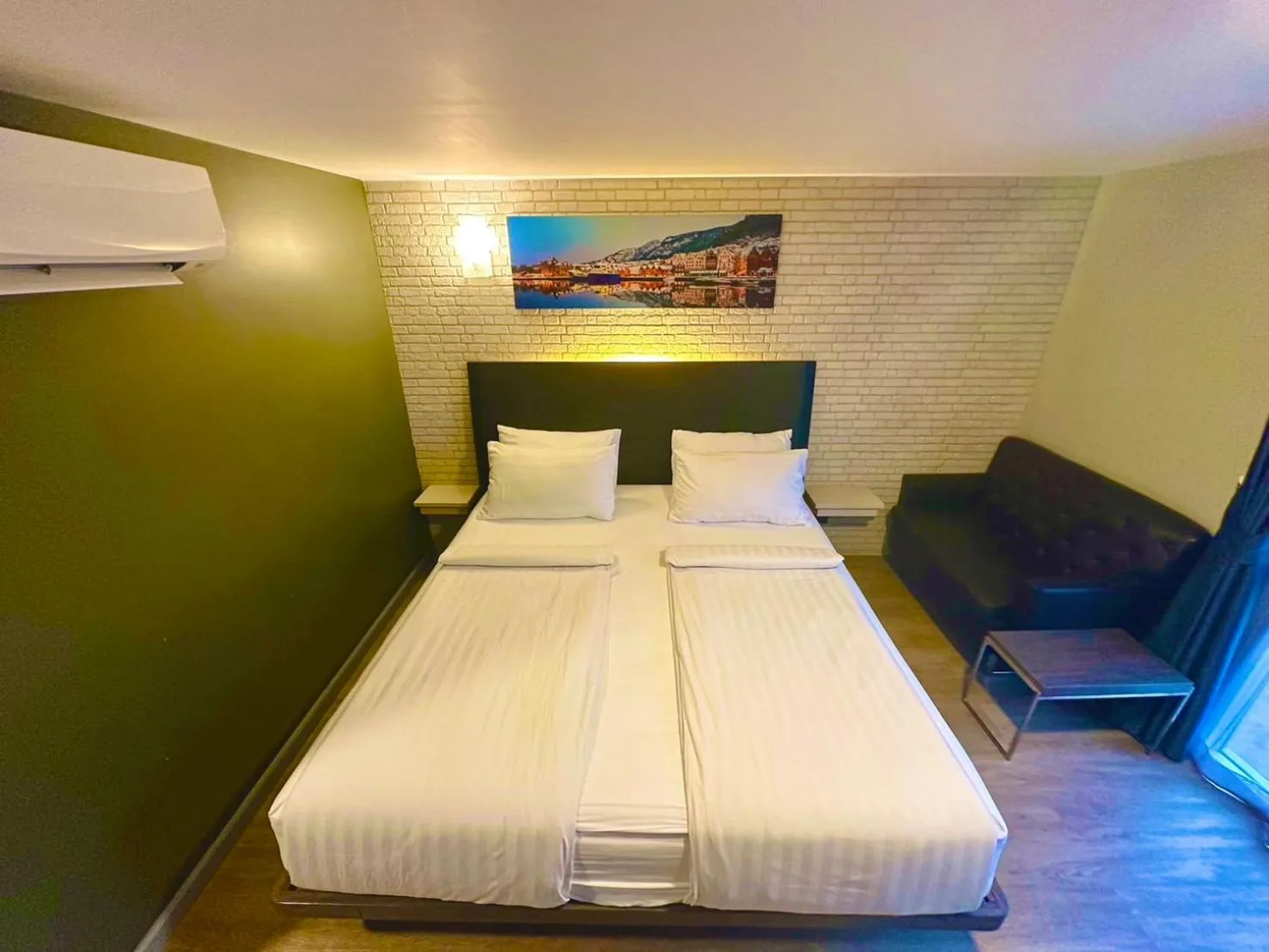 Bed in BB Glass House