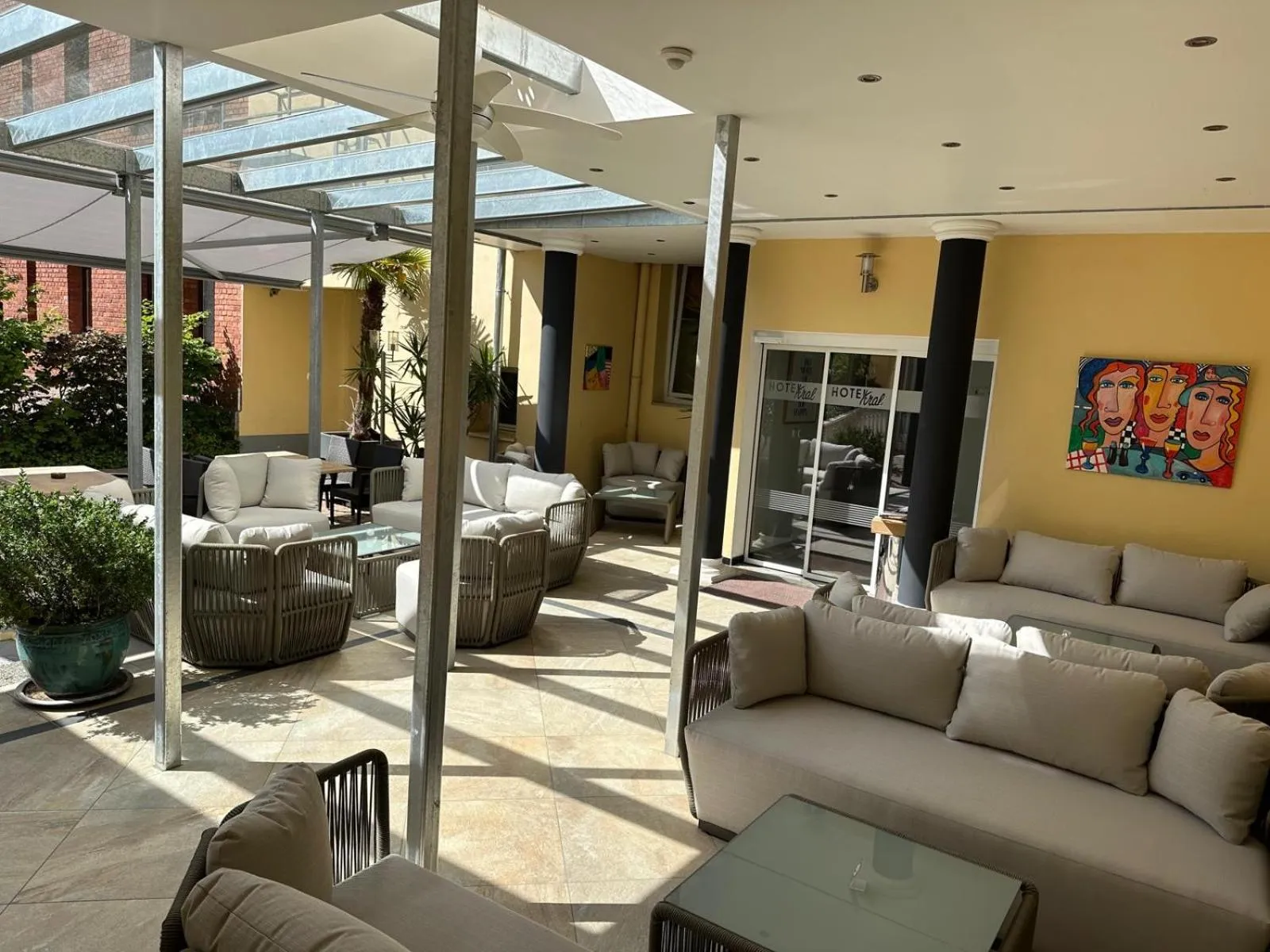 Apartment Hotel KRAL - BUSINESS HOTEL & SERVICED APARTMENTS