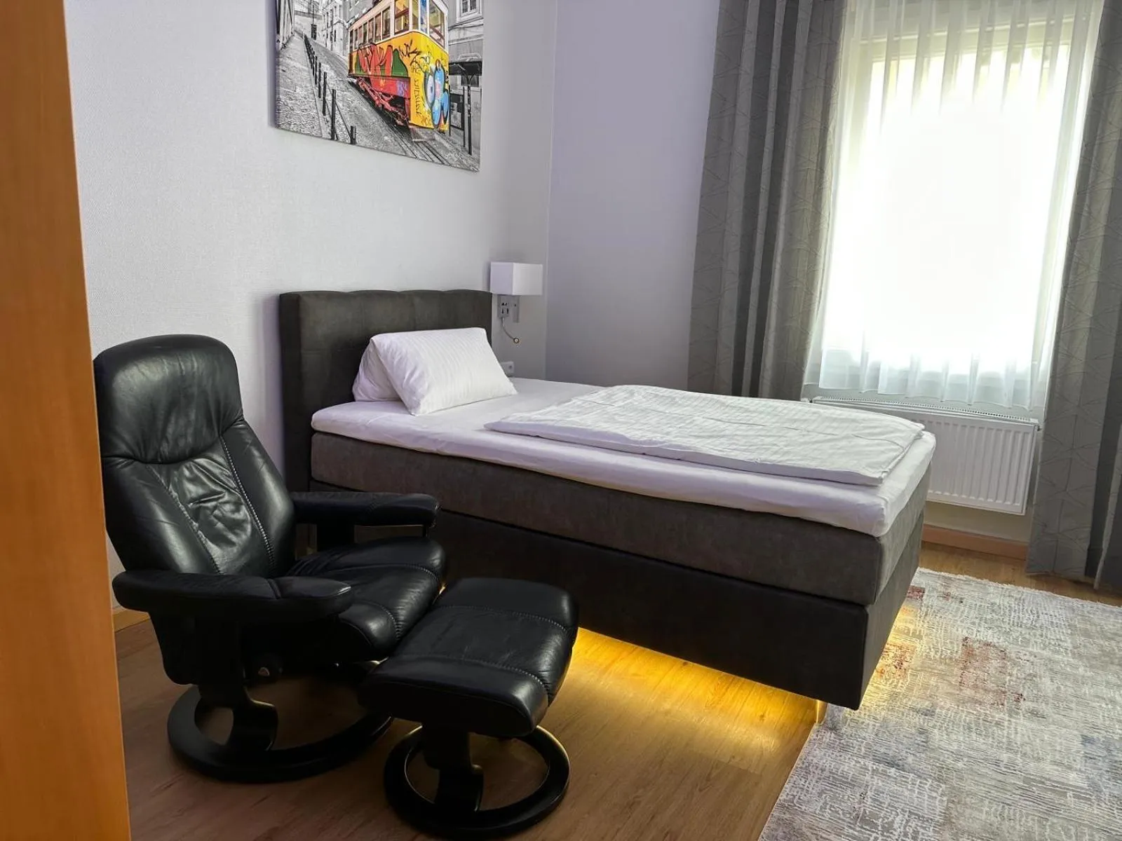 Bed in Apartment Hotel KRAL - BUSINESS HOTEL & SERVICED APARTMENTS