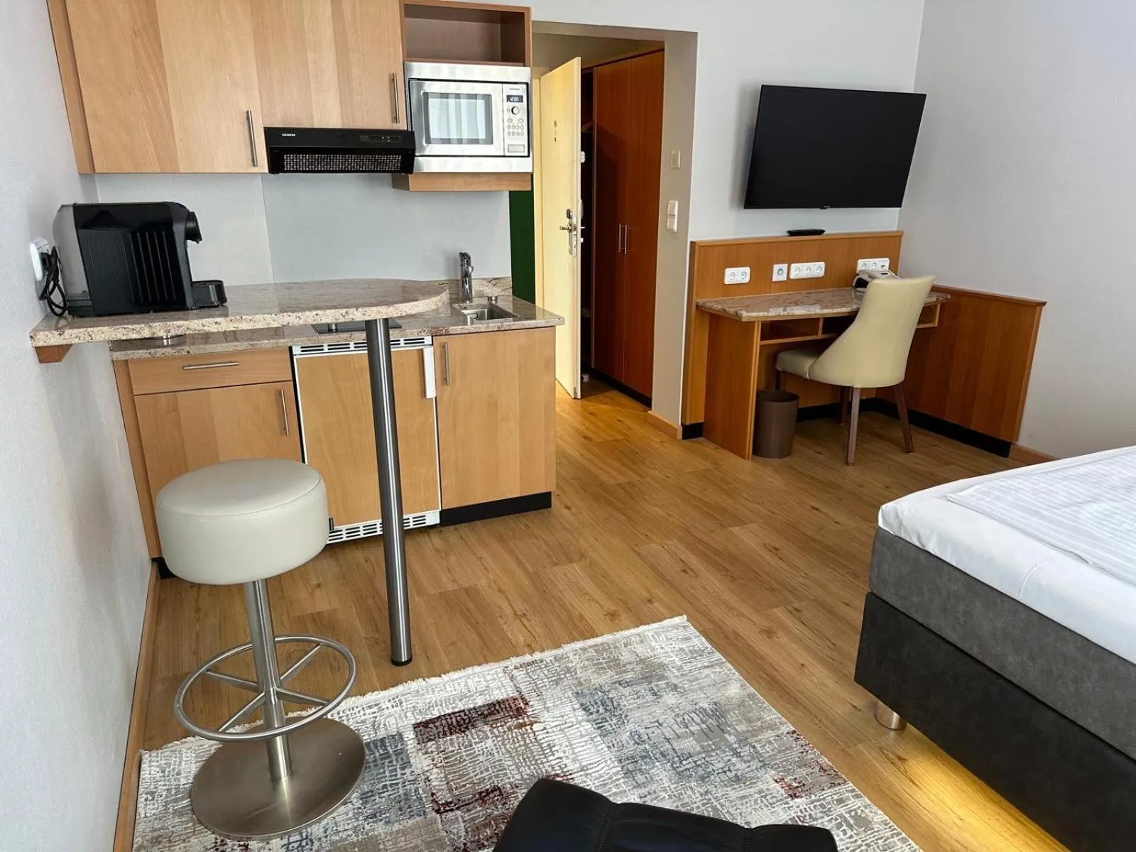 Apartment Hotel KRAL - BUSINESS HOTEL & SERVICED APARTMENTS