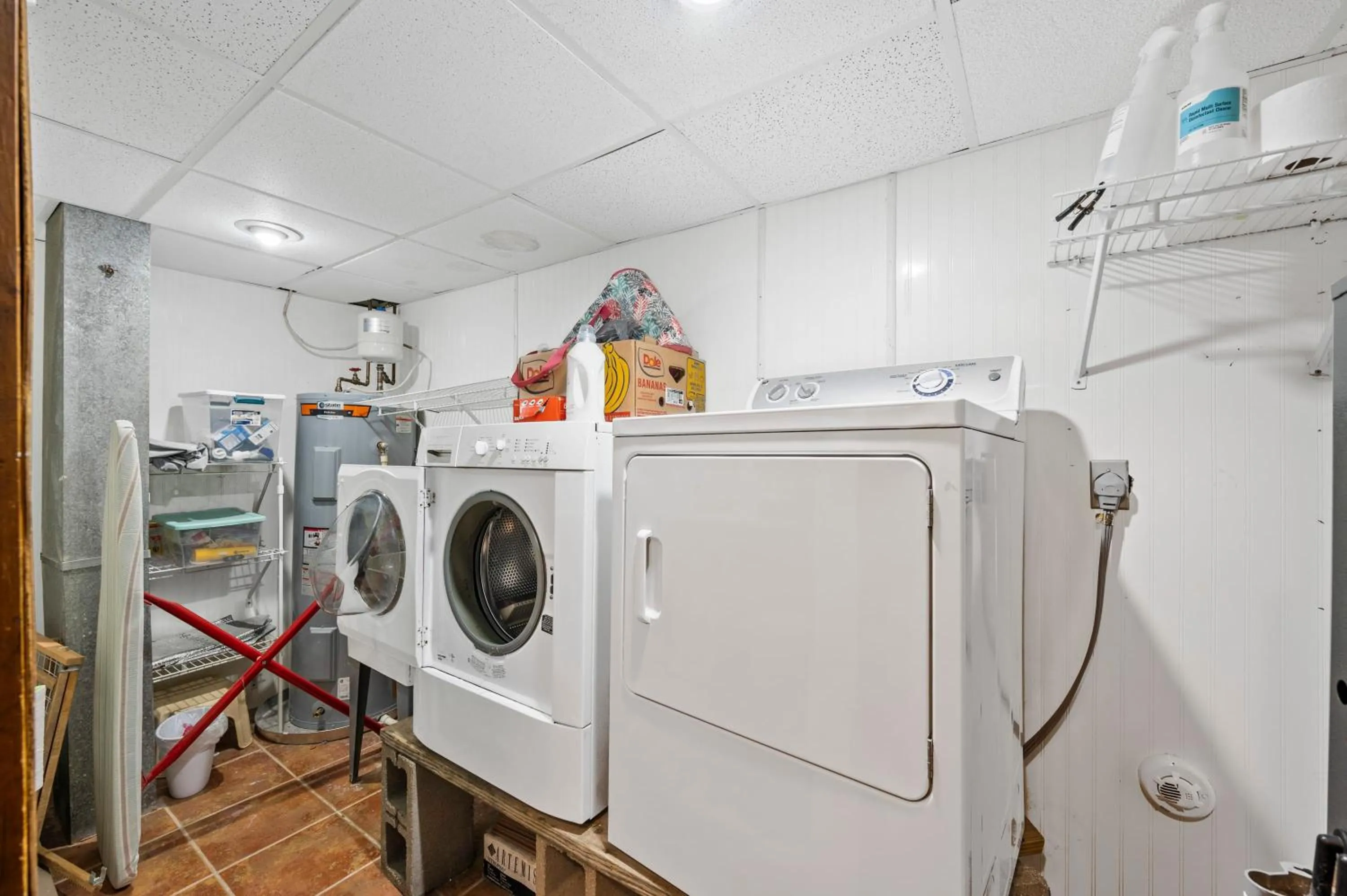 Country Lodge for 18, With Pool and Pond, Near Ark