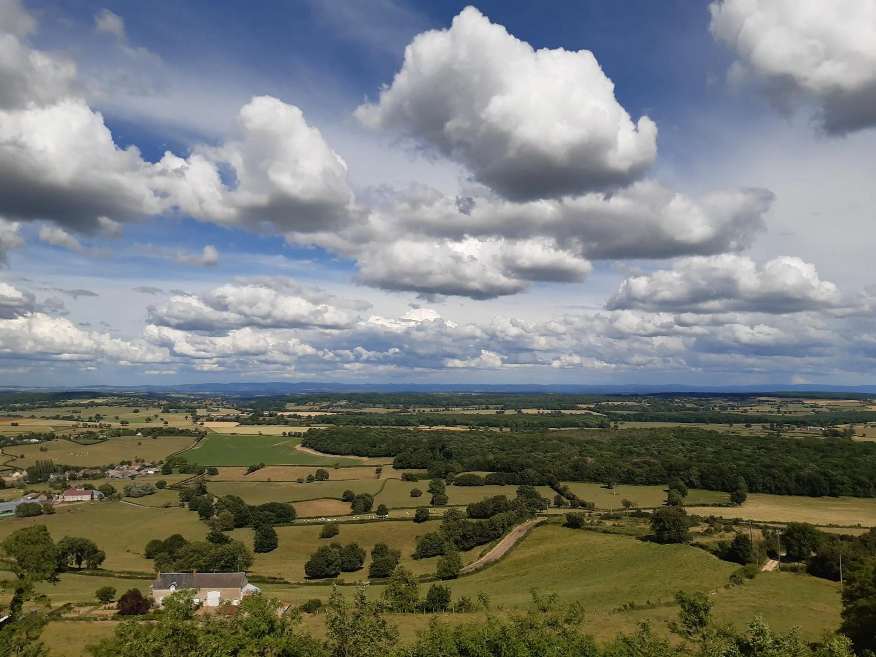 Natural landscape in Château de Mongazon