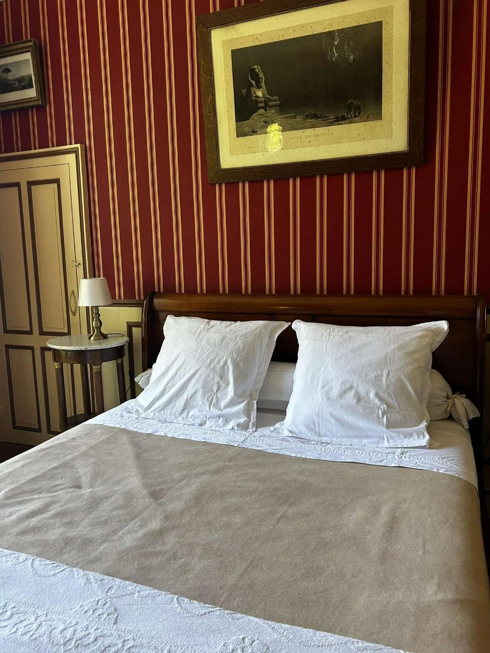 Bed in Château de Mongazon