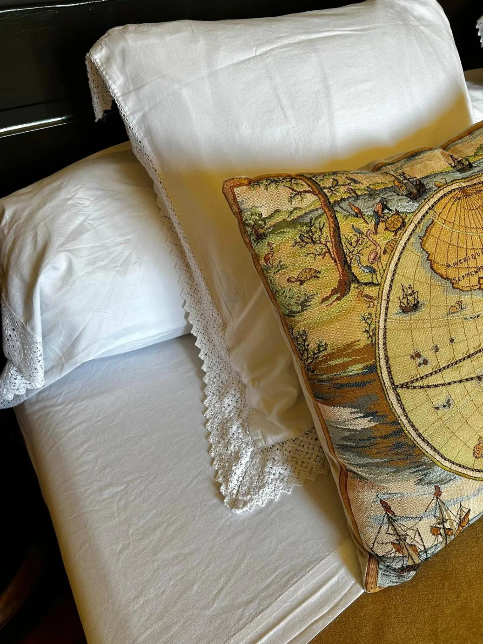 Bed in Château de Mongazon