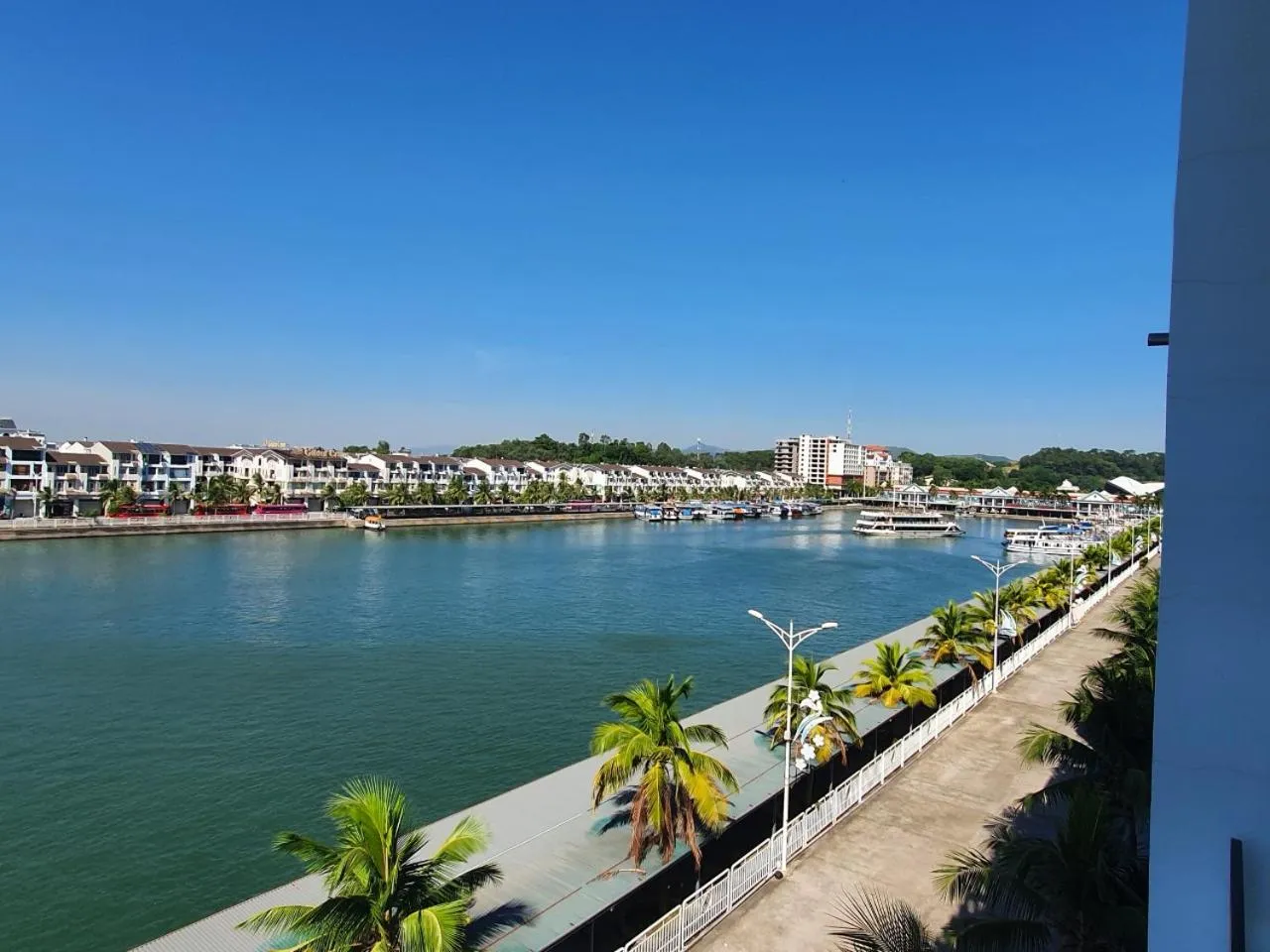 Golden Palm HaLong Hotel