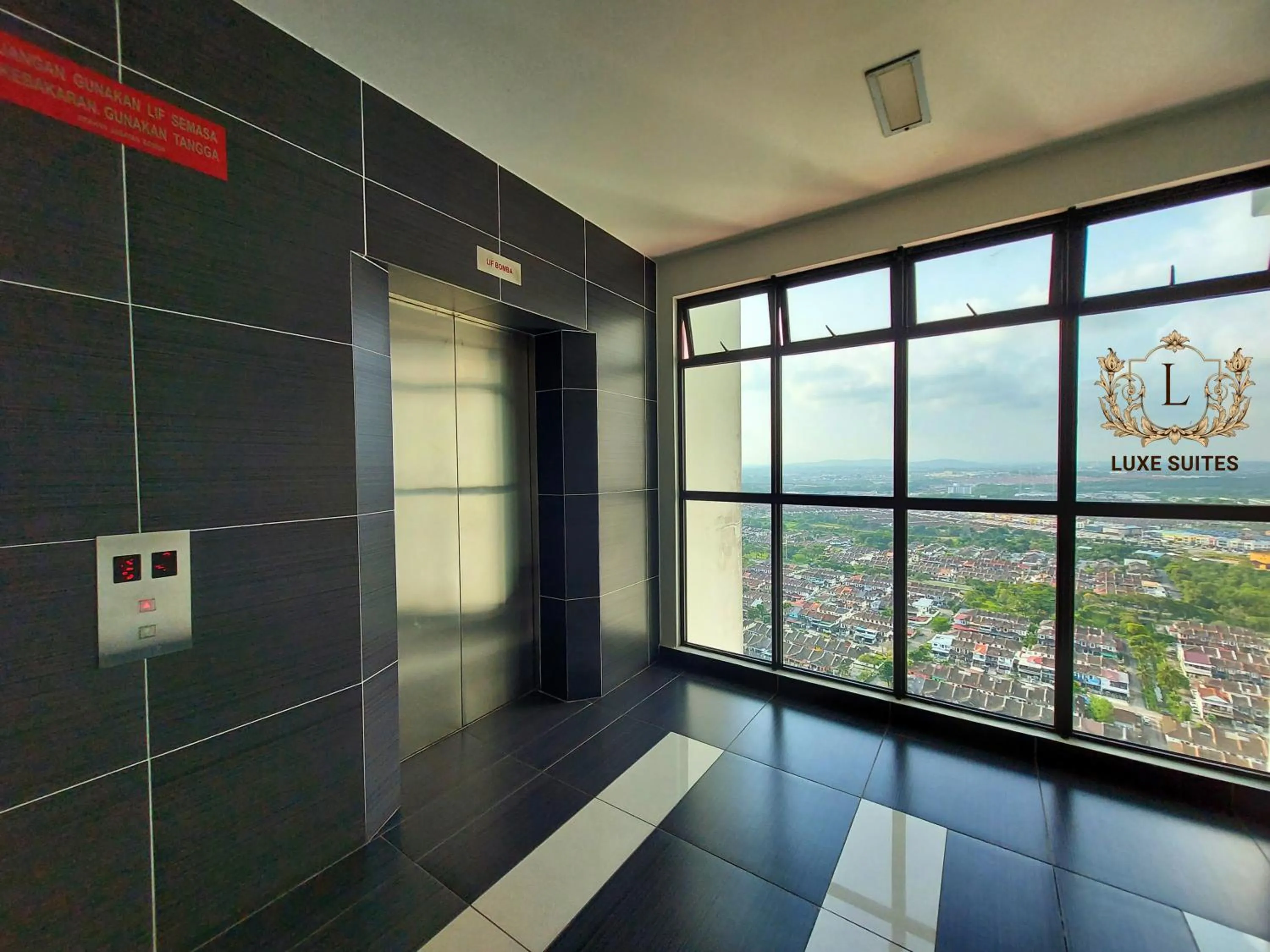 elevator in Luxe Suites at Skyloft