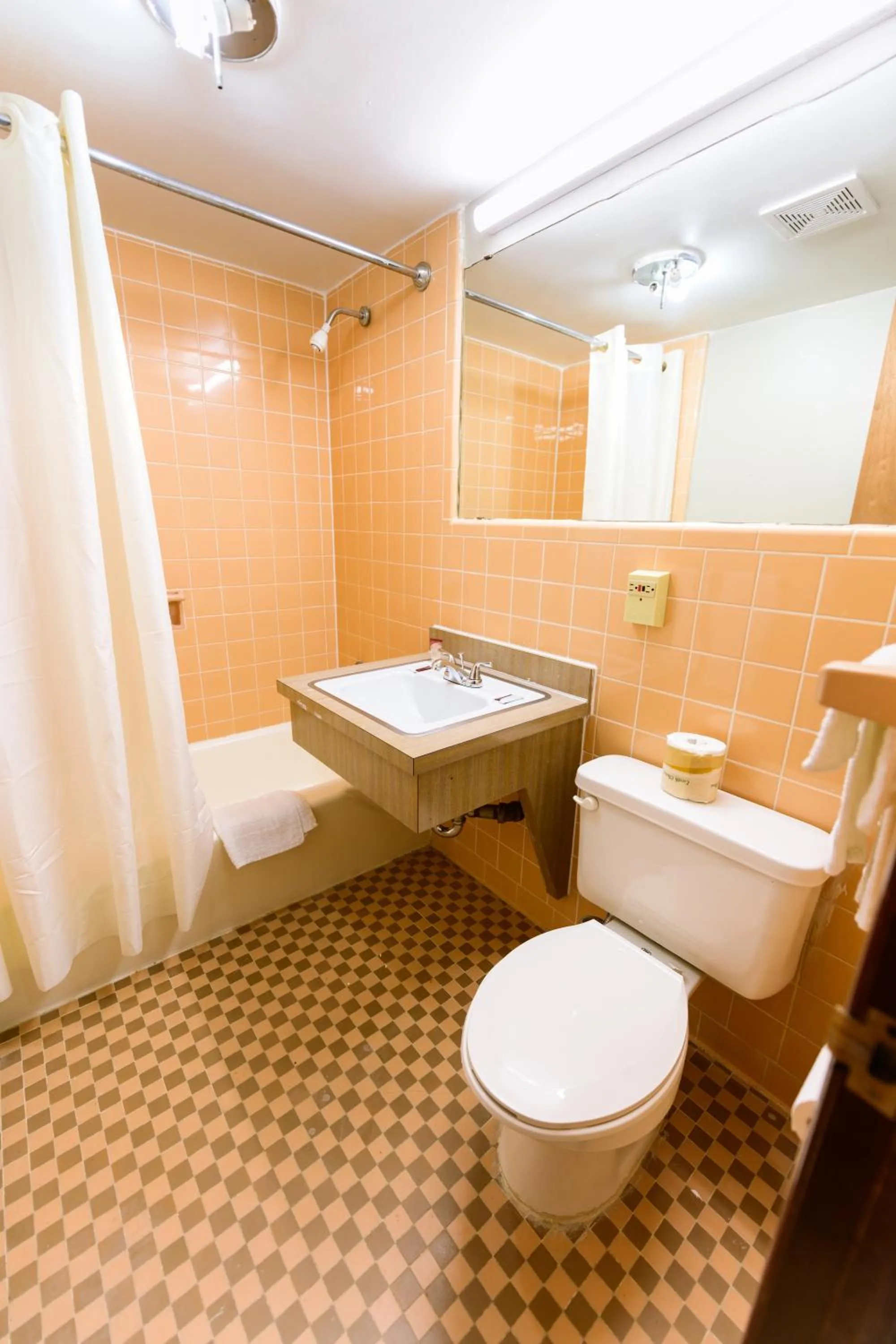 OAKS MOTEL GREENSBORO NC