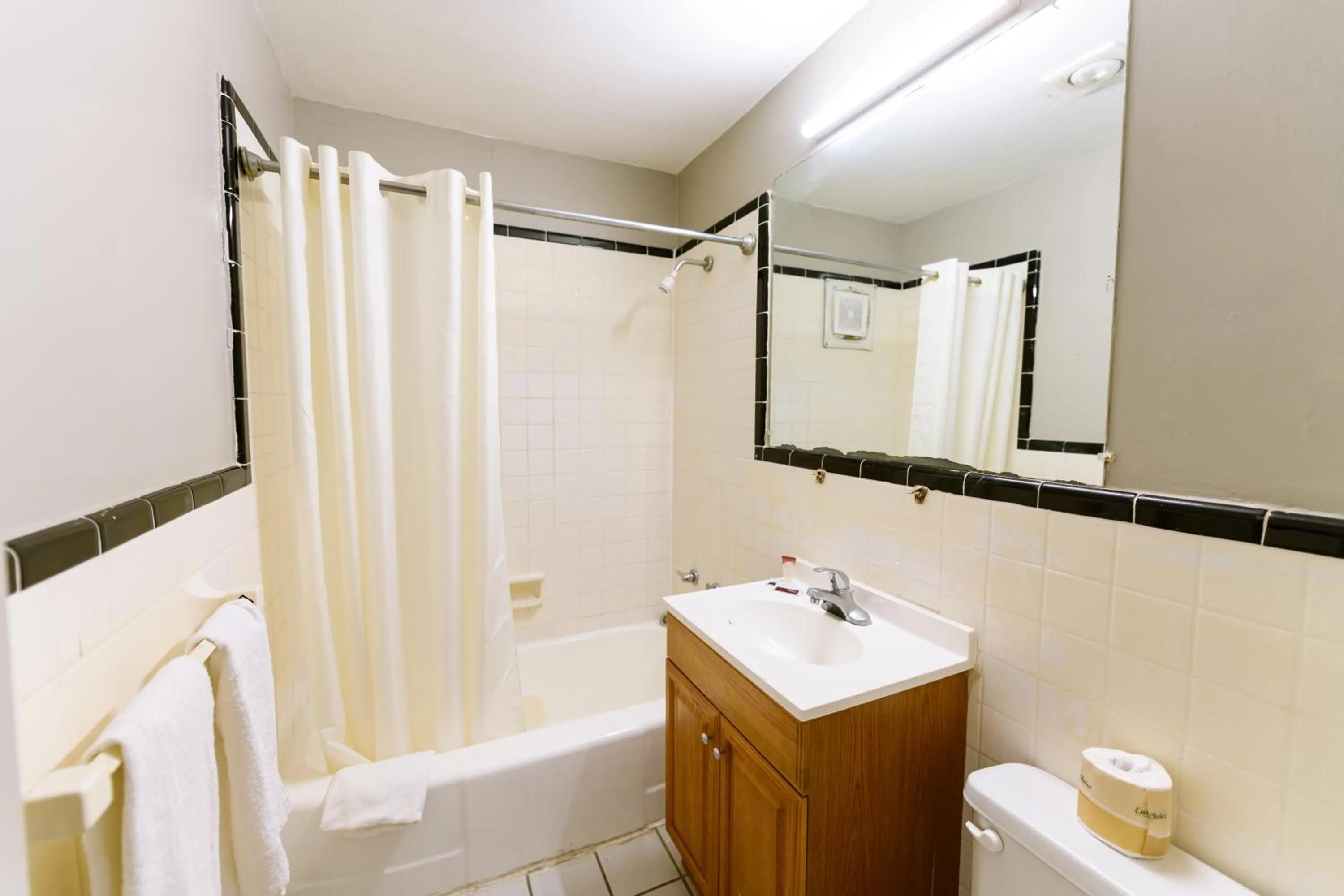 OAKS MOTEL GREENSBORO NC