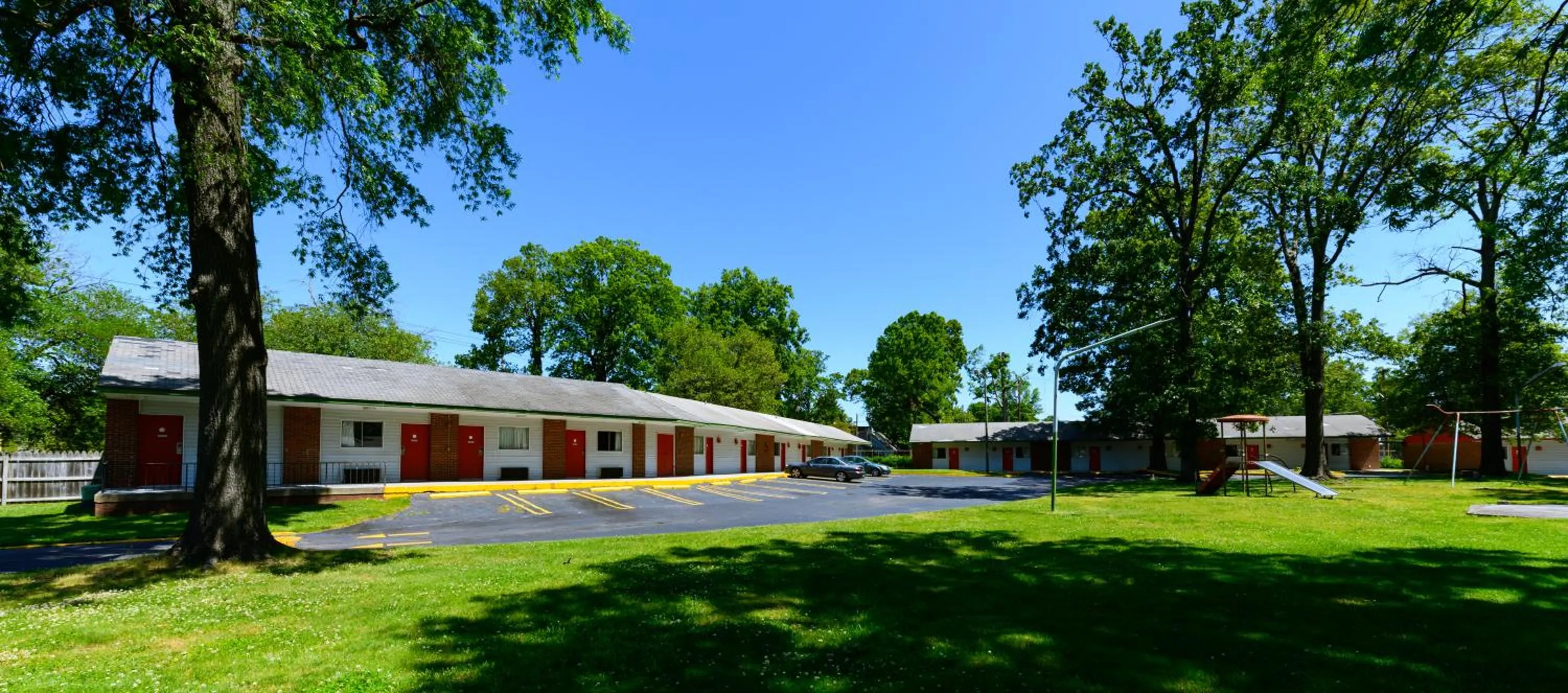 Property building in OAKS MOTEL GREENSBORO NC