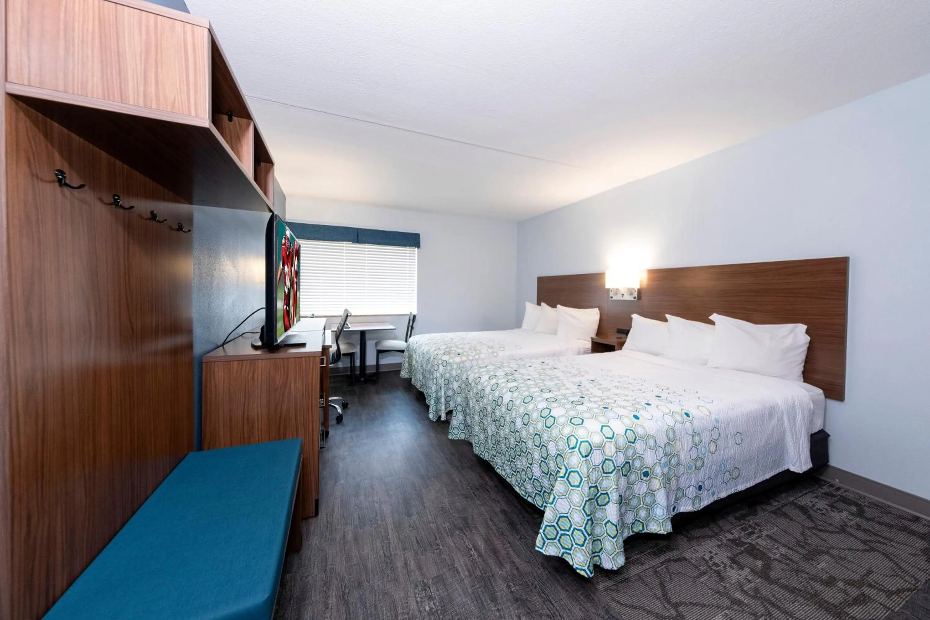 Photo of the whole room, Bed in HomeTowne Studios by Red Roof Wilmington - New Castle