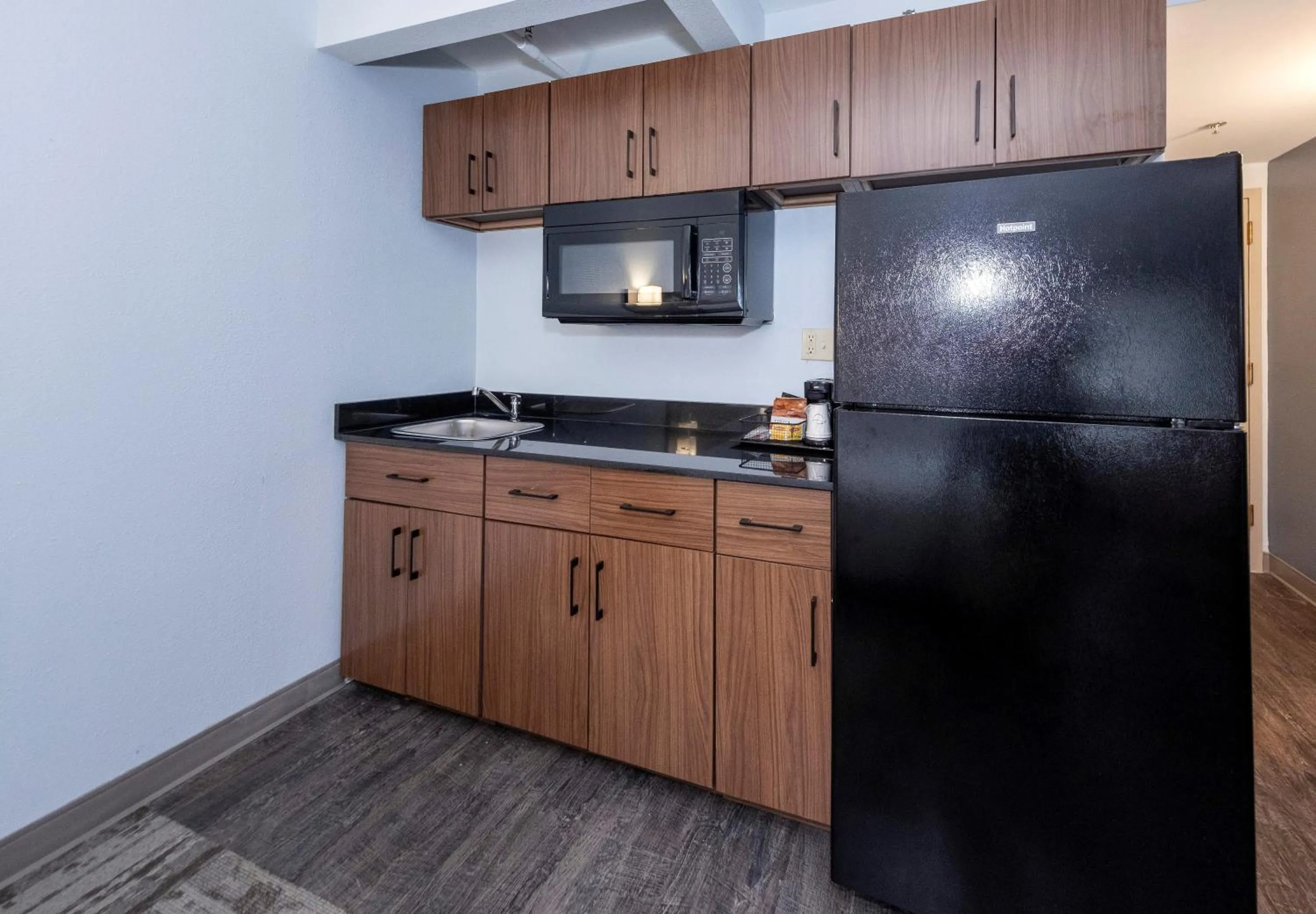 Photo of the whole room in HomeTowne Studios by Red Roof Wilmington - New Castle