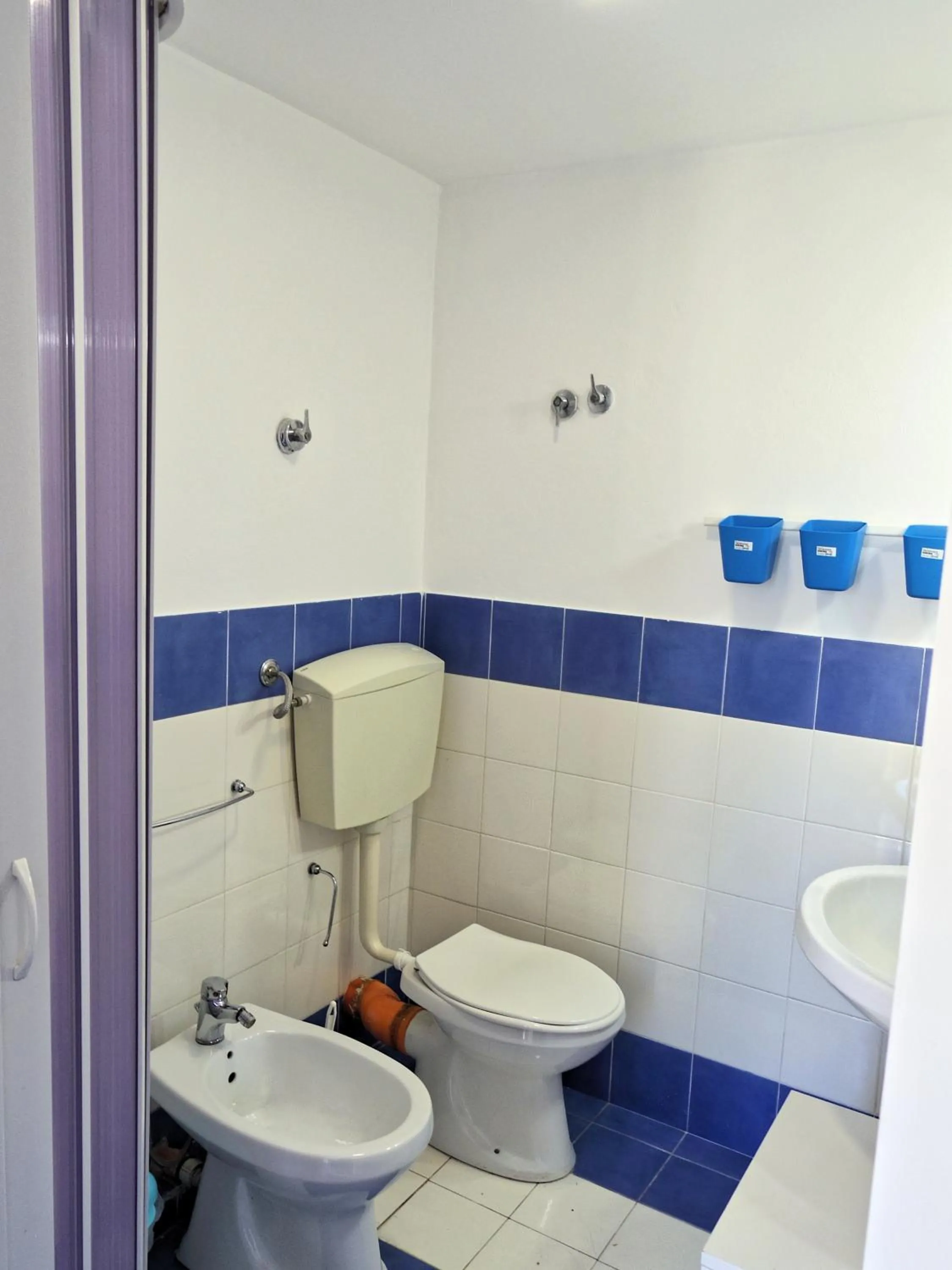 Bathroom in home.70 Carini
